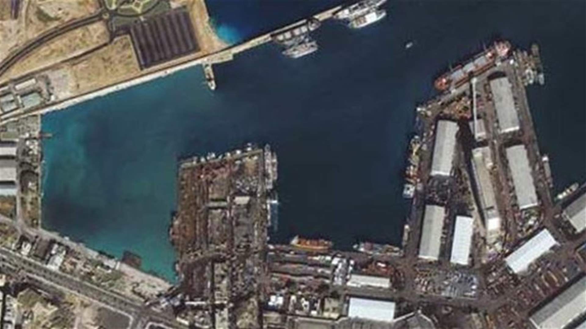 الجمهورية: الإضراب الشامل سيعمّ مرفأ بيروت الإثنين المقبل برضى بكركي