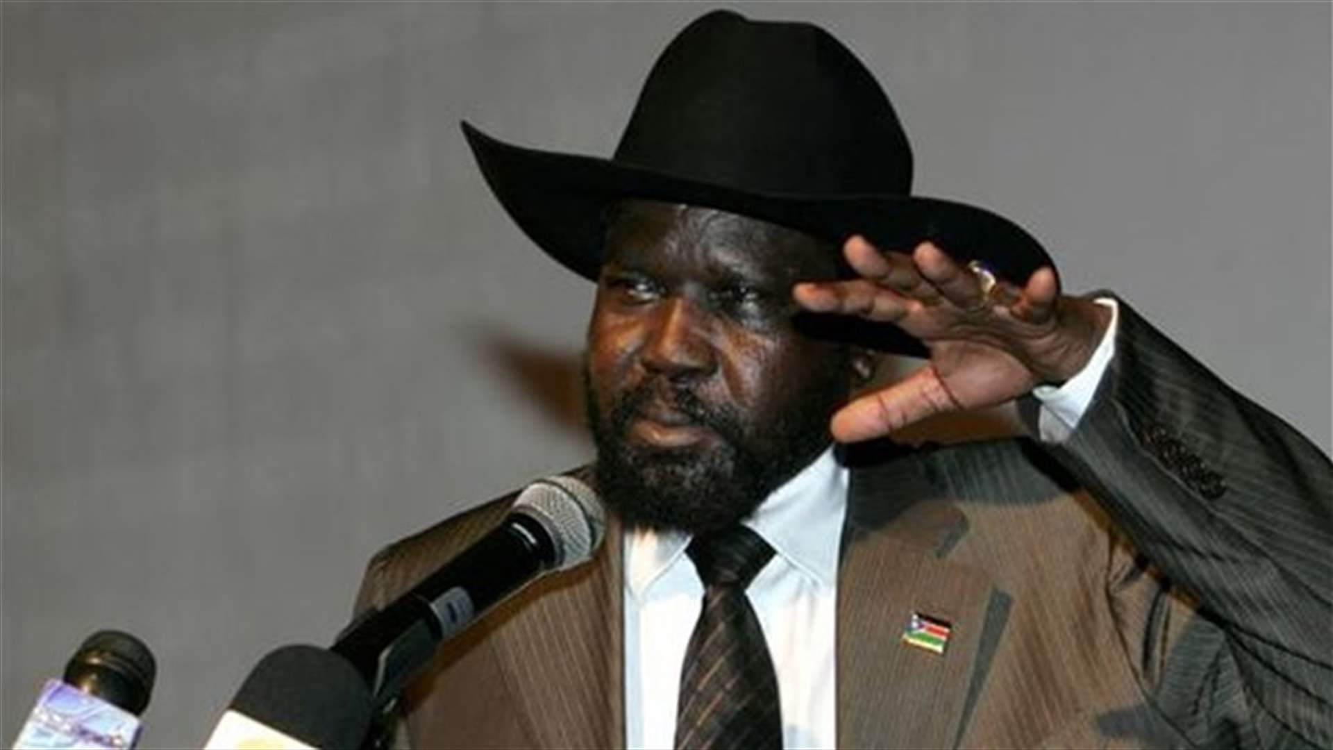 رئيس جنوب السودان وزعيم المتمردين يوقعان اتفاقا لتقاسم السلطة