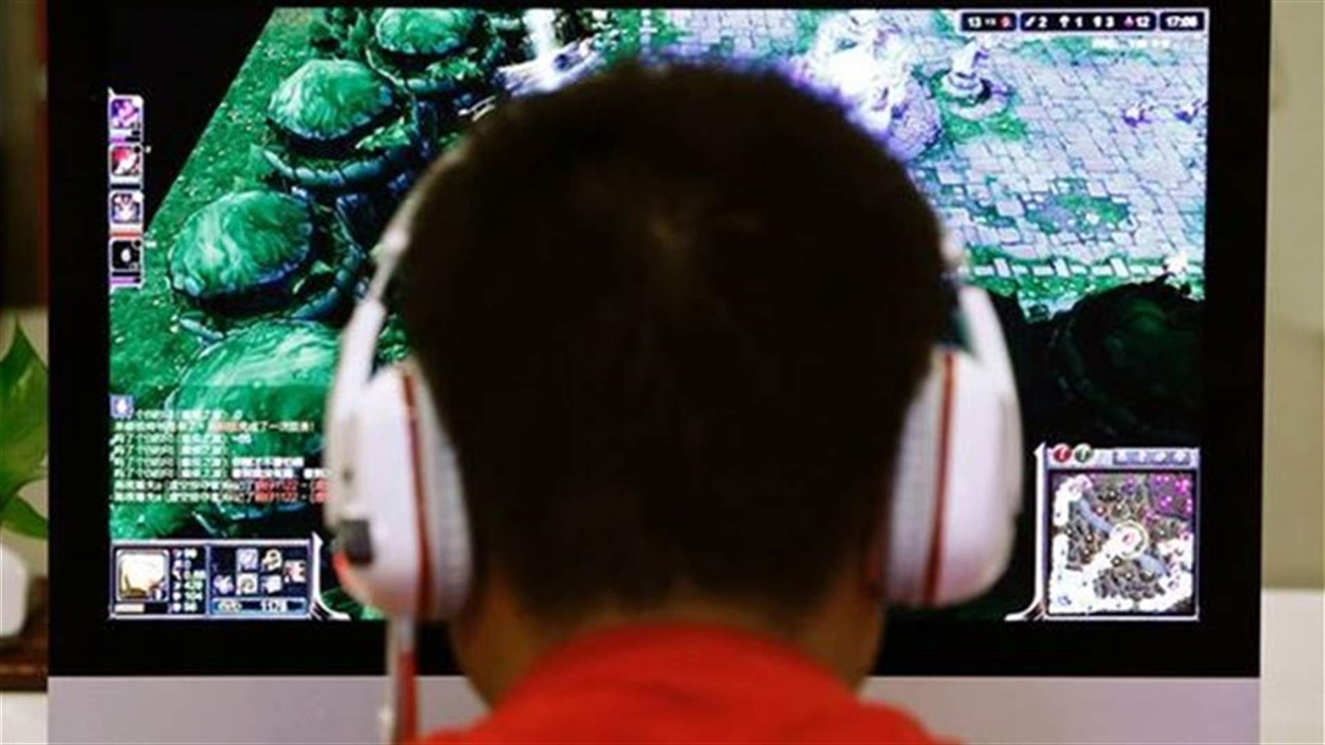 Teenager Cuts Off His Own Hand To Cure Internet Addiction