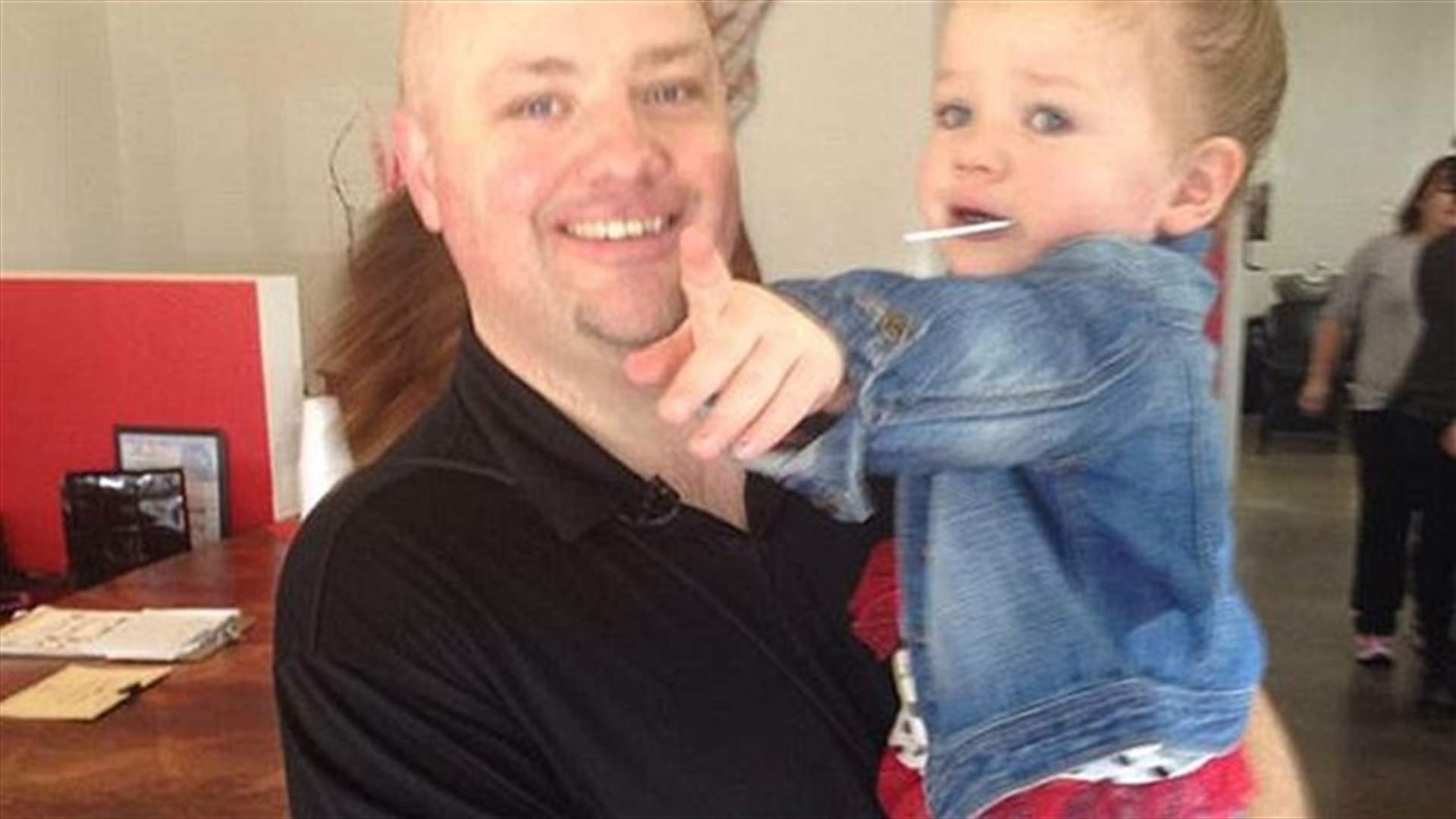 [PHOTOS] Meet 'Dad Of The Year' Who Went To Beauty School To Style Daughter's Hair!