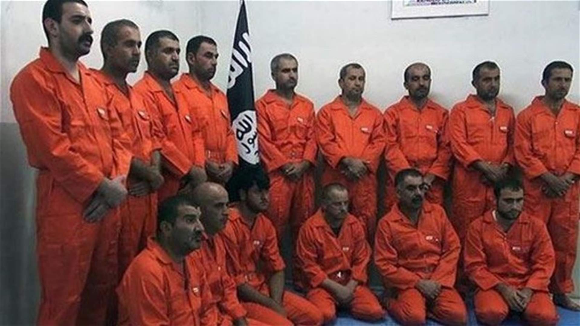 لماذا تختار الدولة الاسلامية ثوباً برتقالياً للأسرى؟