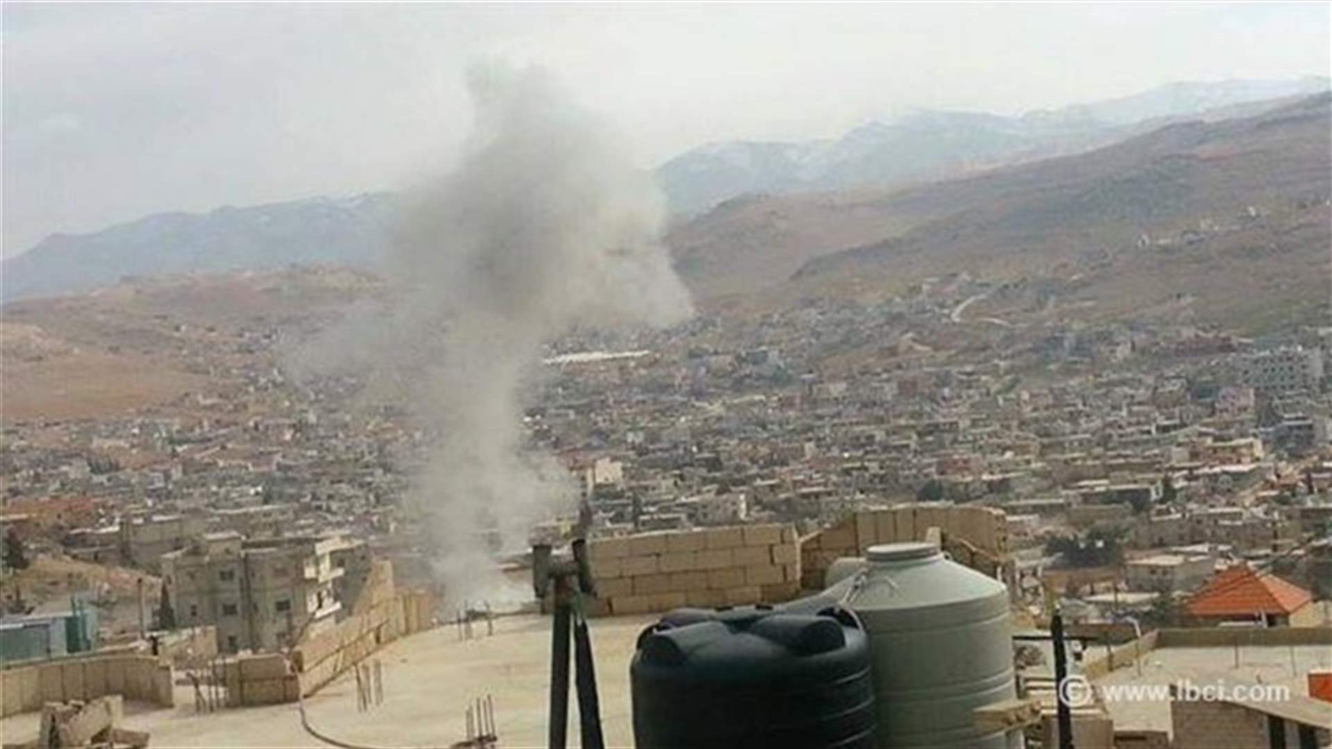 قصف متقطع على مراكز المسلحين بجرود عرسال