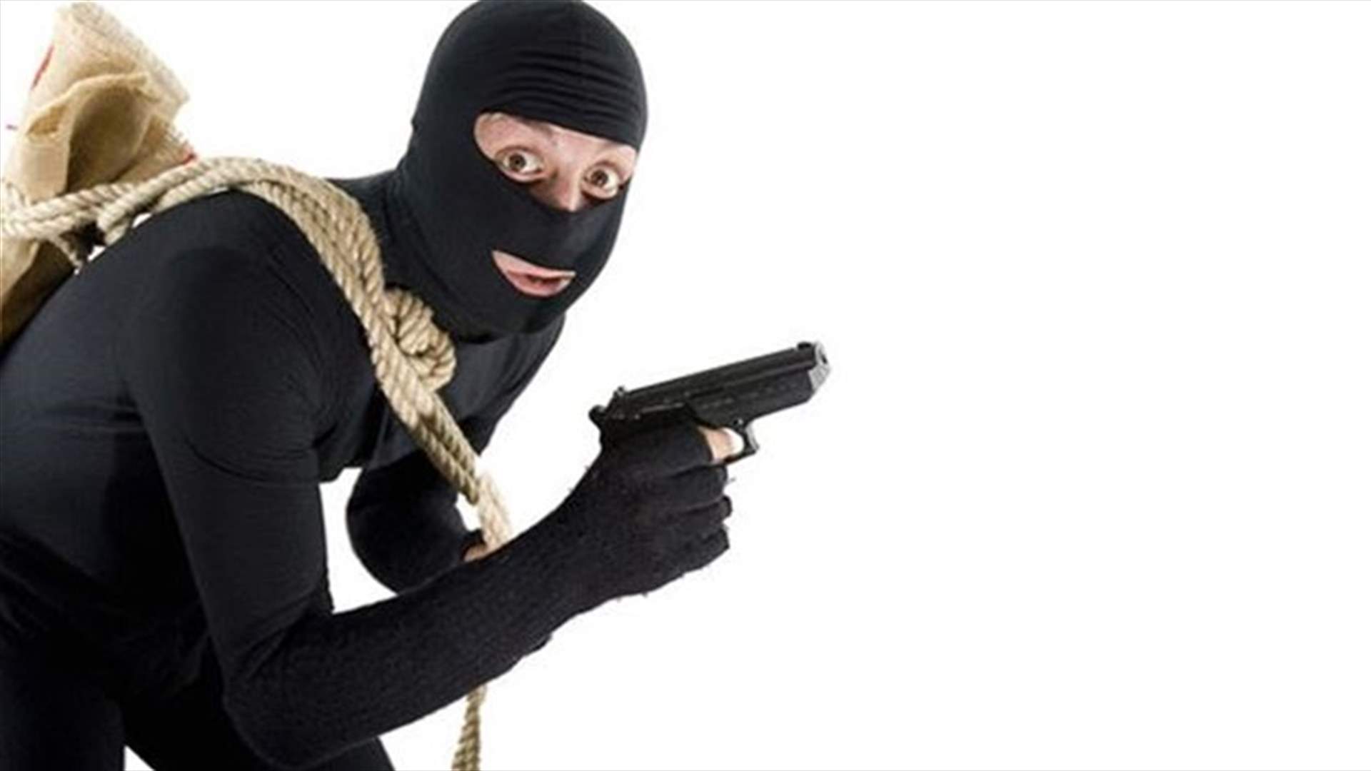 صراخ عاملة الصندوق بالصيدلية دفع السارق للهرب في بلونة