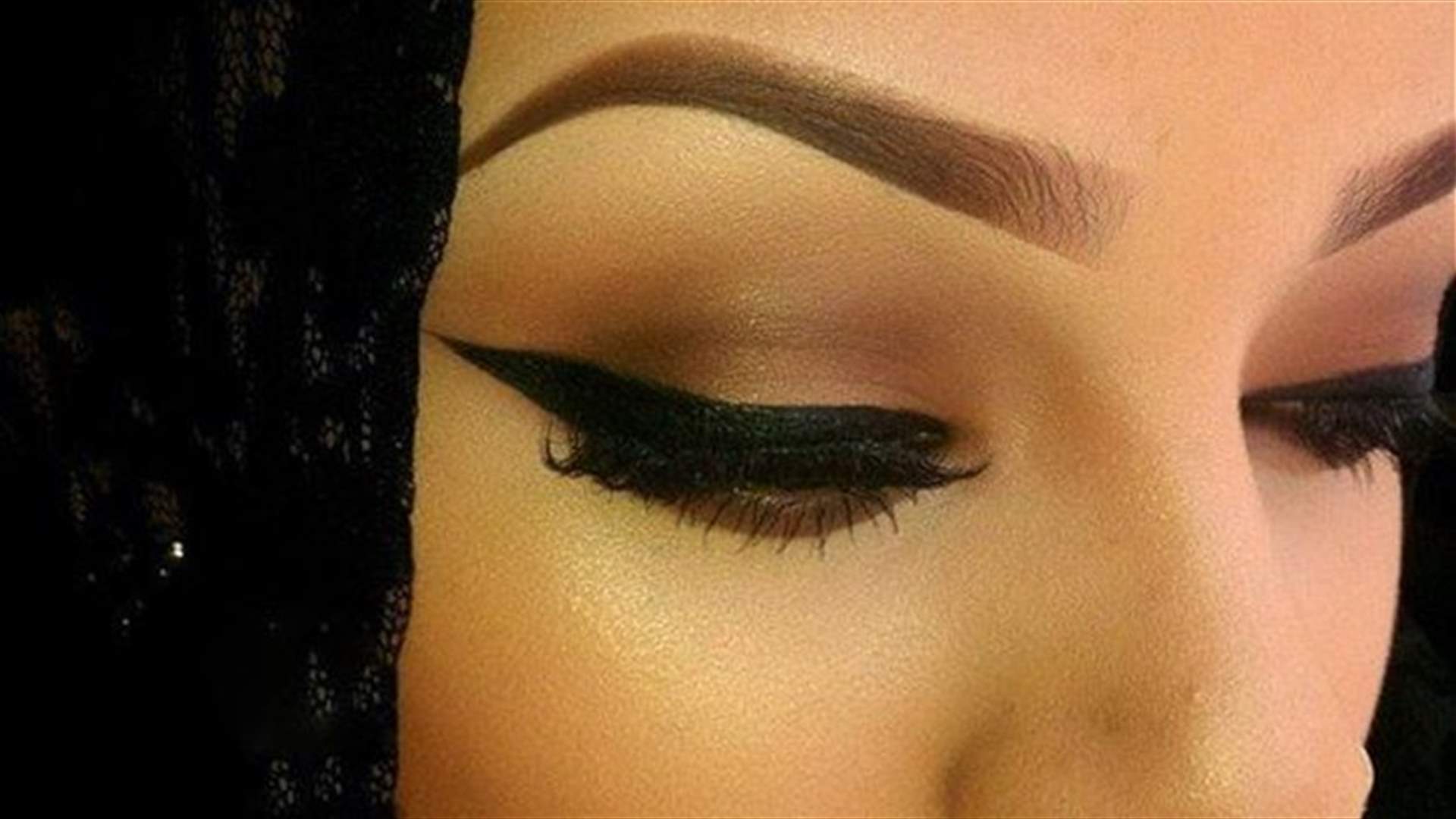 بالفيديو: تعلّمي كيفية رسم الحاجبين بطريقةٍ جميلة