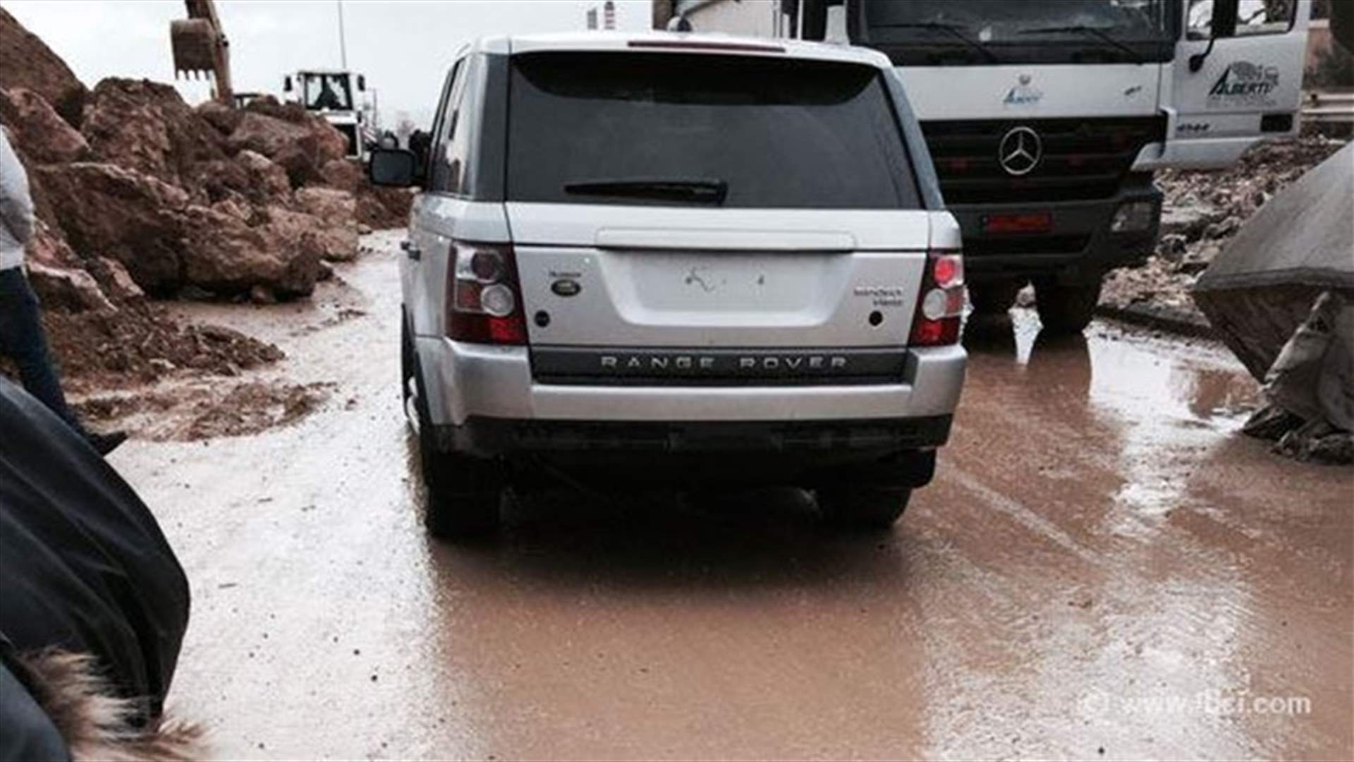 اين رقم سيارة الوزير غازي زعيتر؟