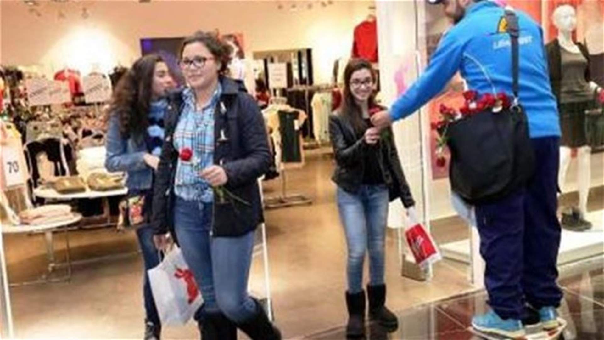 عربات ليبان بوست الكهربائية تجوب مجمعات بيروت التجارية