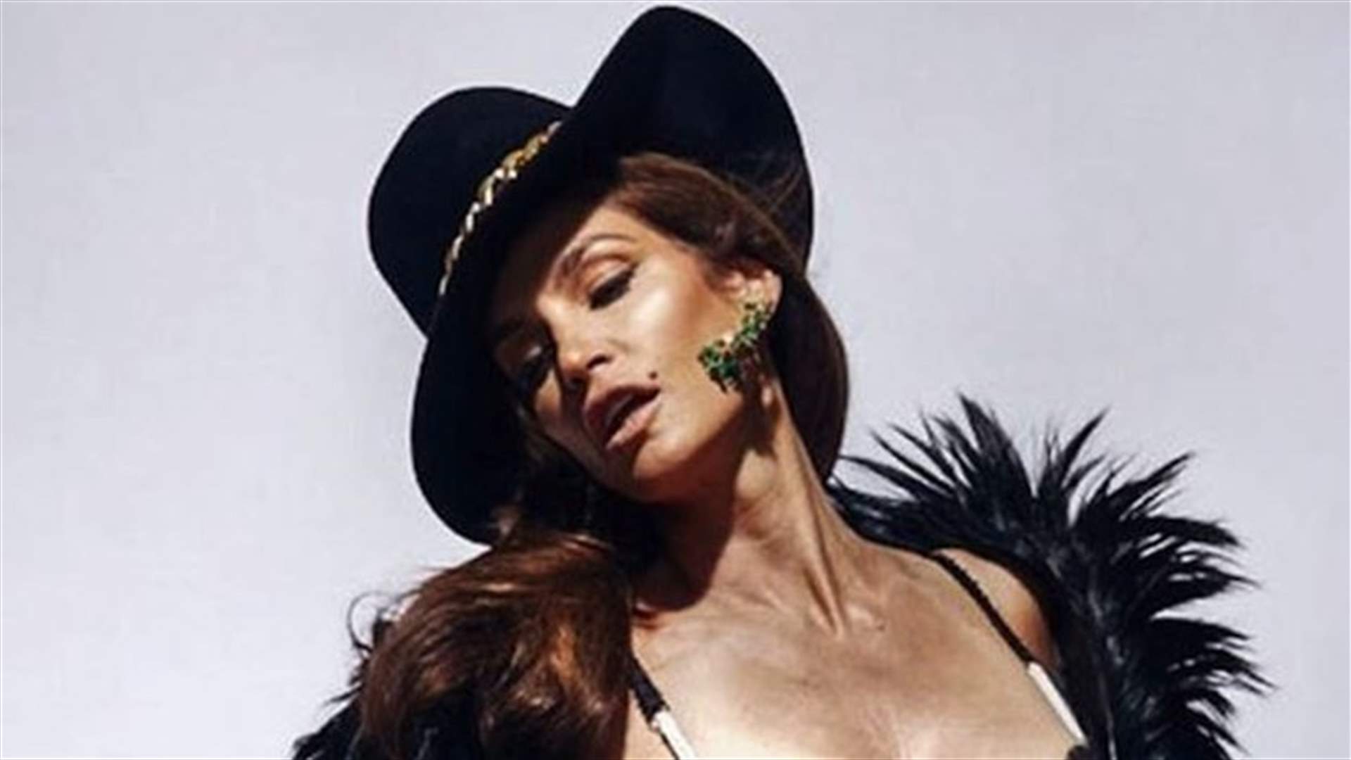 [PHOTOS] Photoshop-Free Picture Of Cindy Crawford Goes Viral