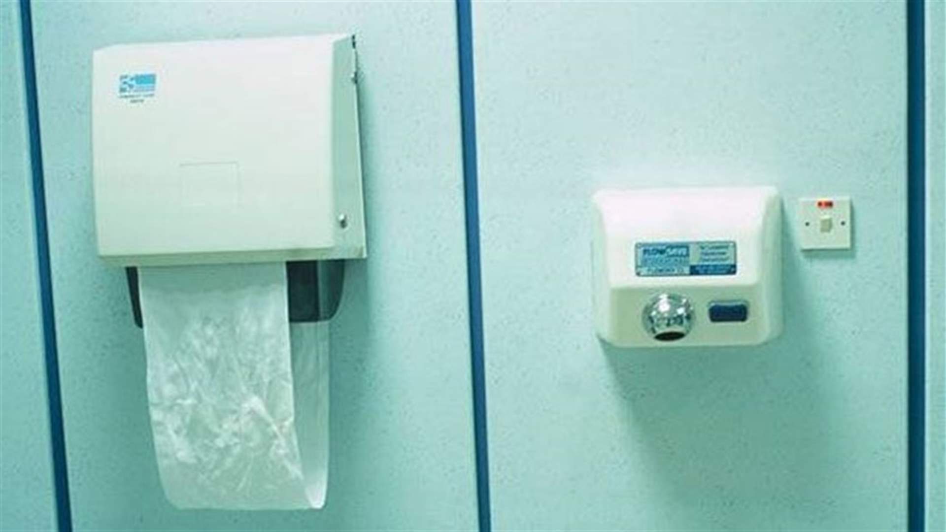 الهواء الساخن .. أم المنشفة الورقية؟
