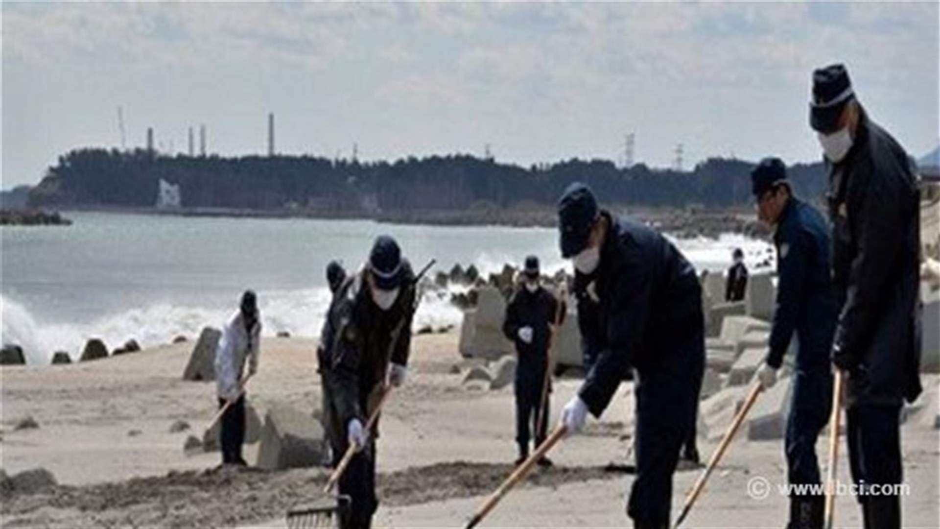 Strong quake jolts northern Japan, no tsunami warning