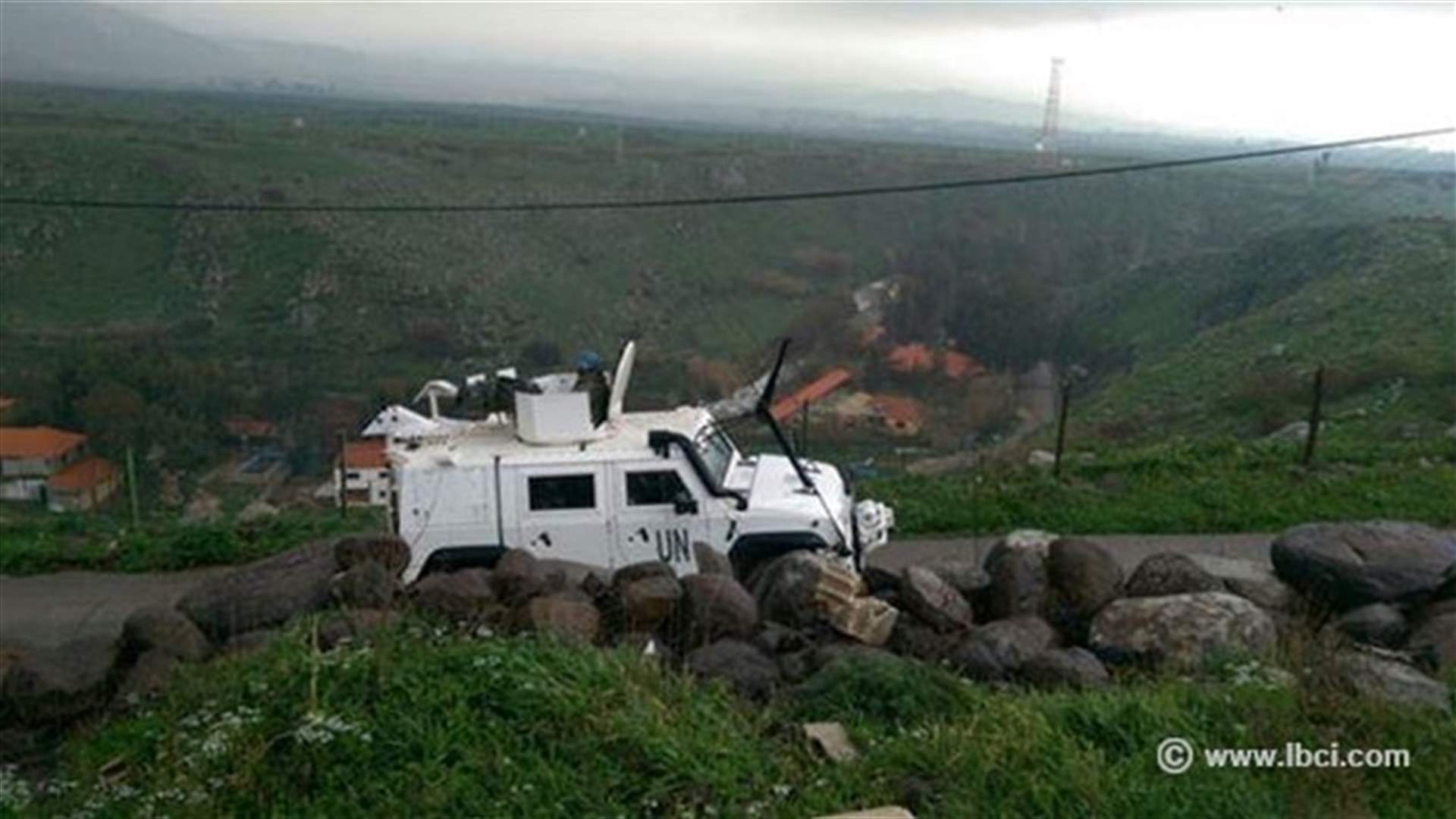 Israeli troops cross technical fence off al-Wazzani 