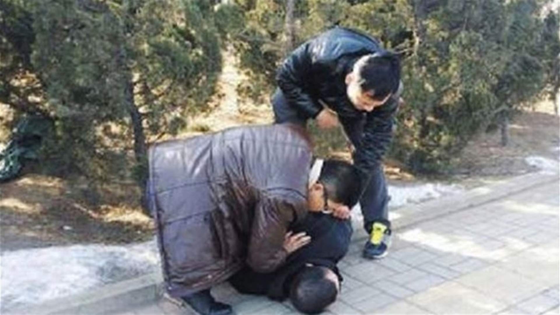 هذا ما فعله شاب ضغط عليه اهله ليتزوج....