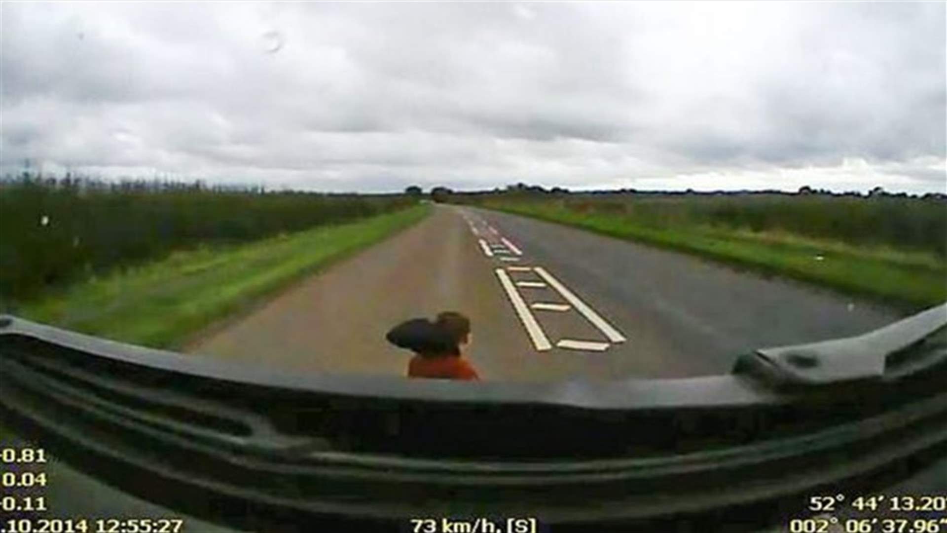 [VIDEO] Teenager Escapes Death After Being Hit By 40-Tonne Truck