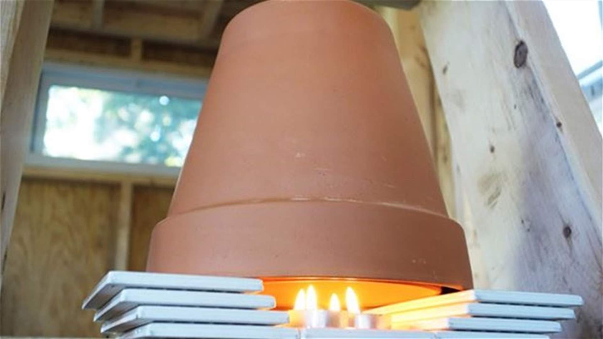 [VIDEO] Heat Your Home Using Candles And Flowerpots 