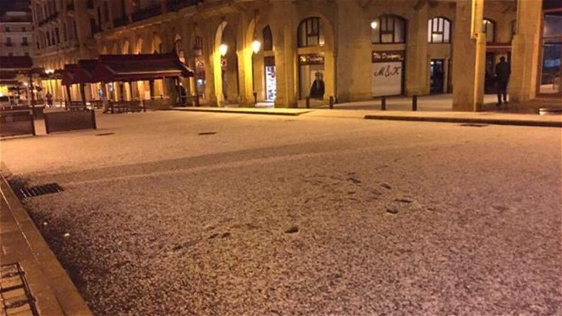 بالصور...الثلج لامس المناطق الساحلية والبرد غطى شوارع العاصمة والضواحي