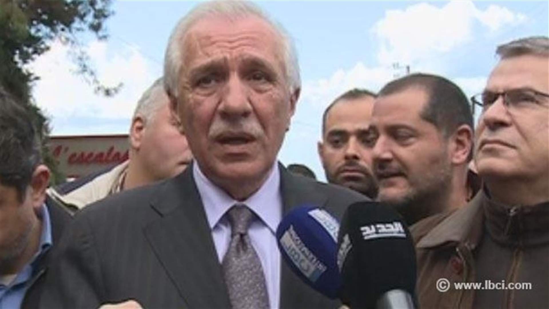 زعيتر تفقد أضرار العاصفة في منطقة المطيلب