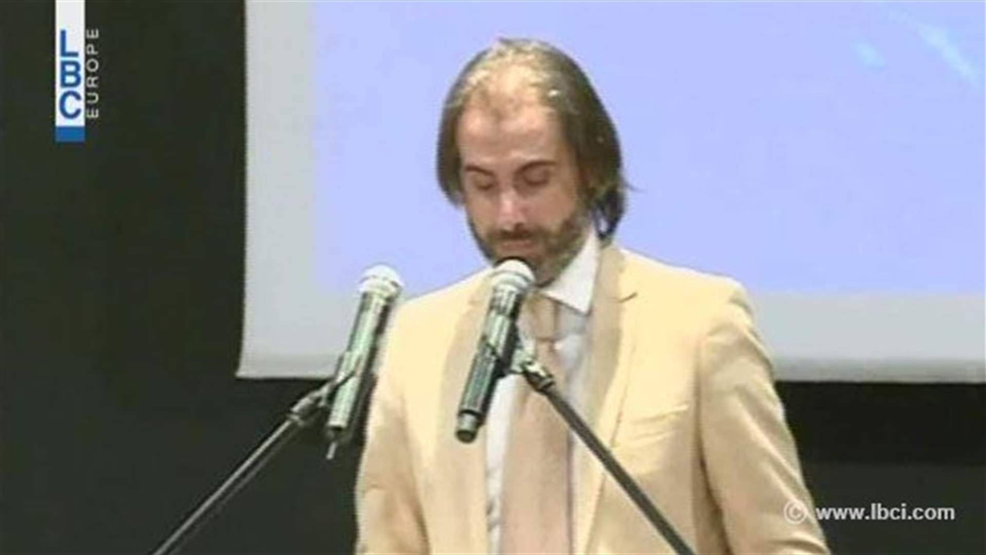 "سيَرجع الكون جميلا"... سنة على رحيل أنسي الحاج