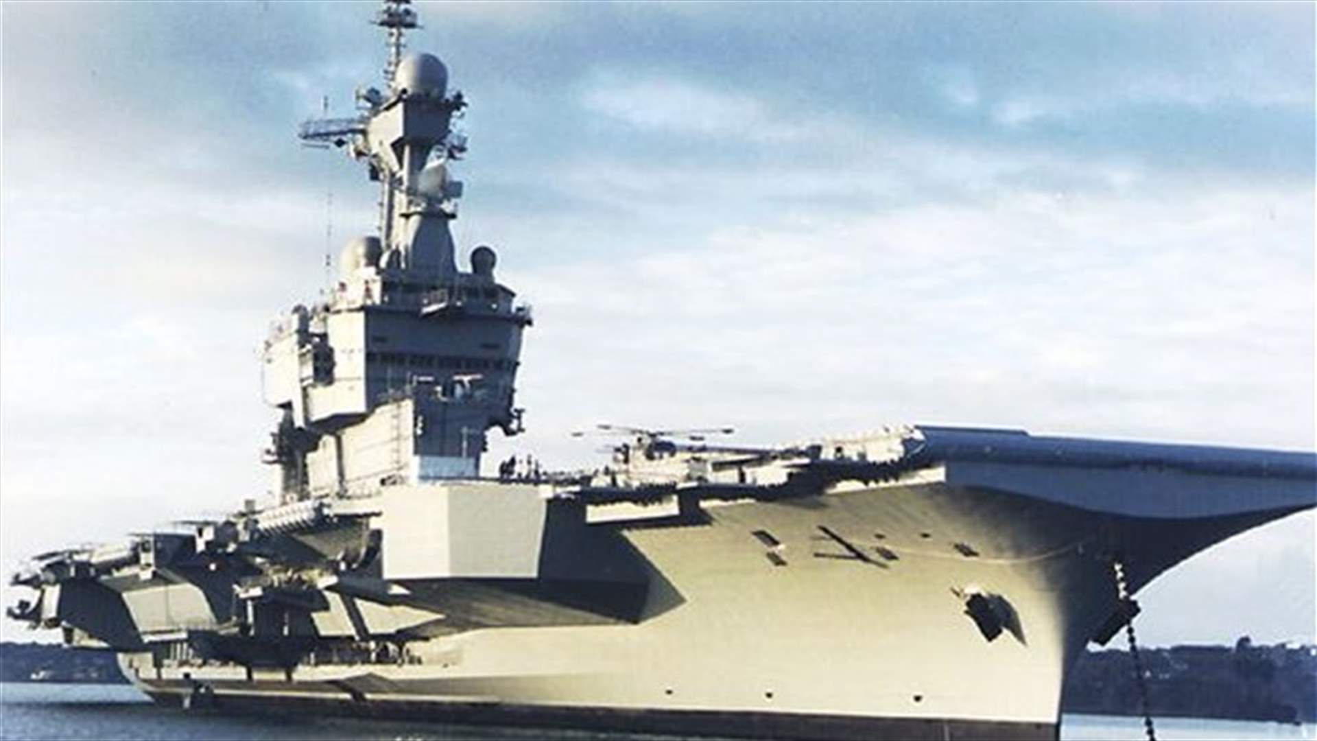 French aircraft carrier begins Iraq operations - French sources