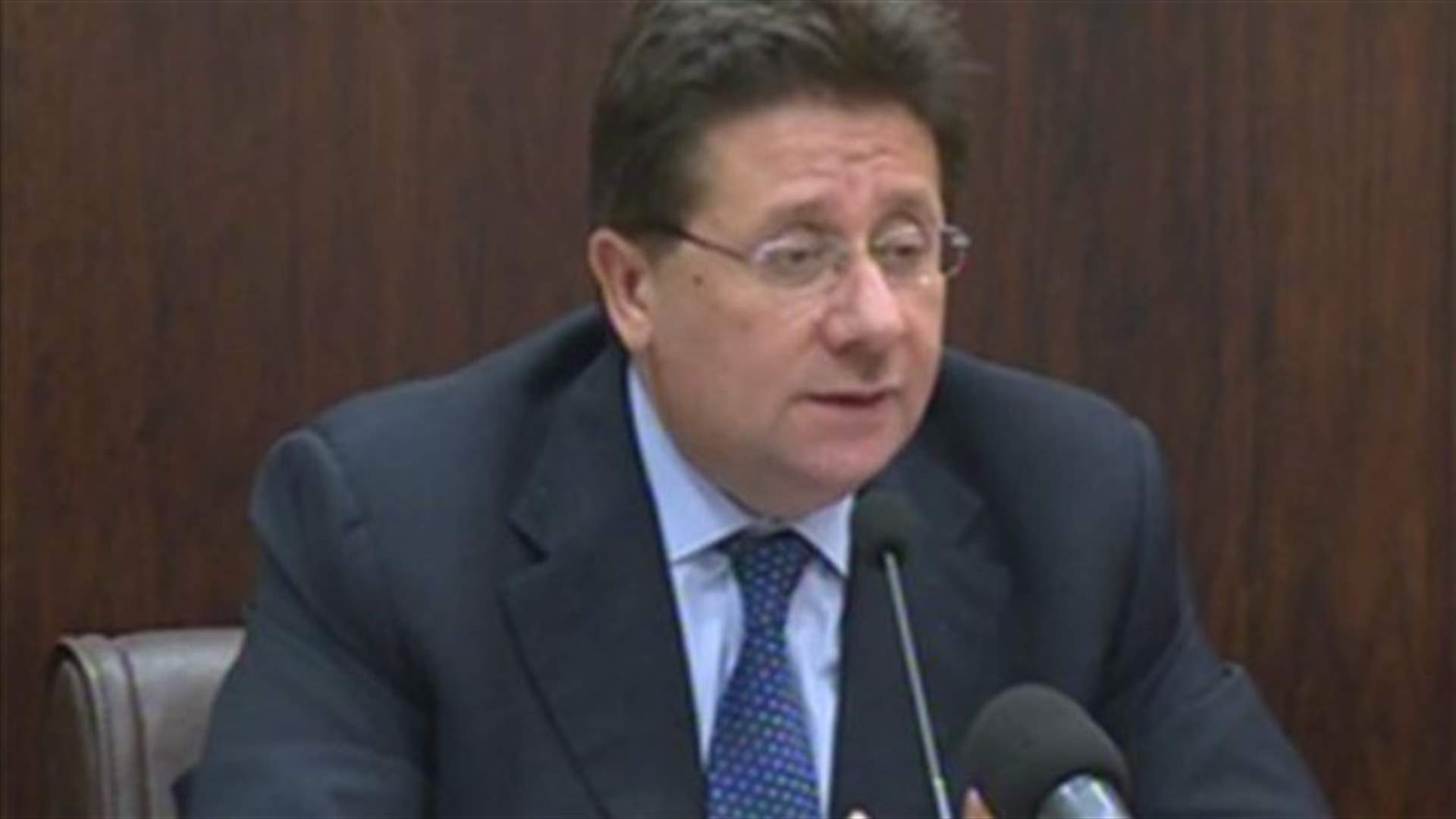 كنعان: اسبوع لتقديم تقرير موحد بشأن المتعاقدين