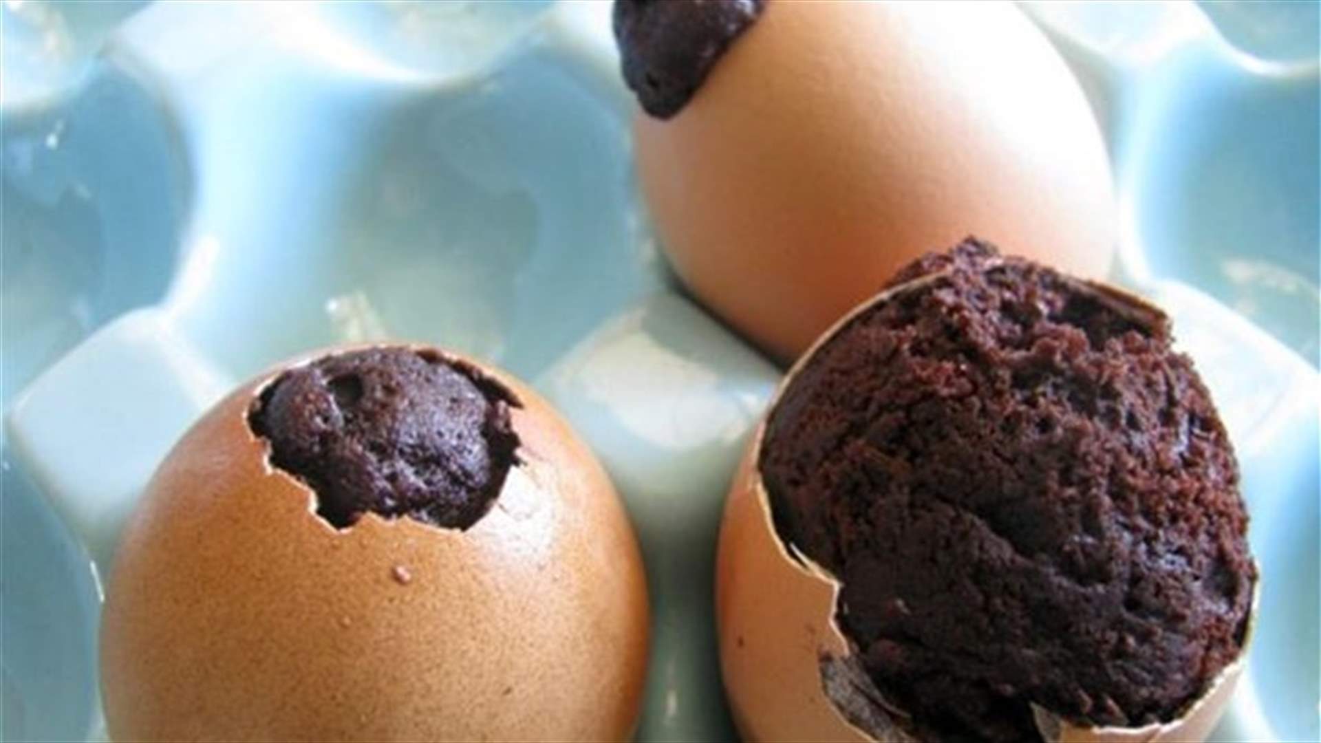[VIDEO] Mini Cakes In Eggshells For A Special Easter Treat