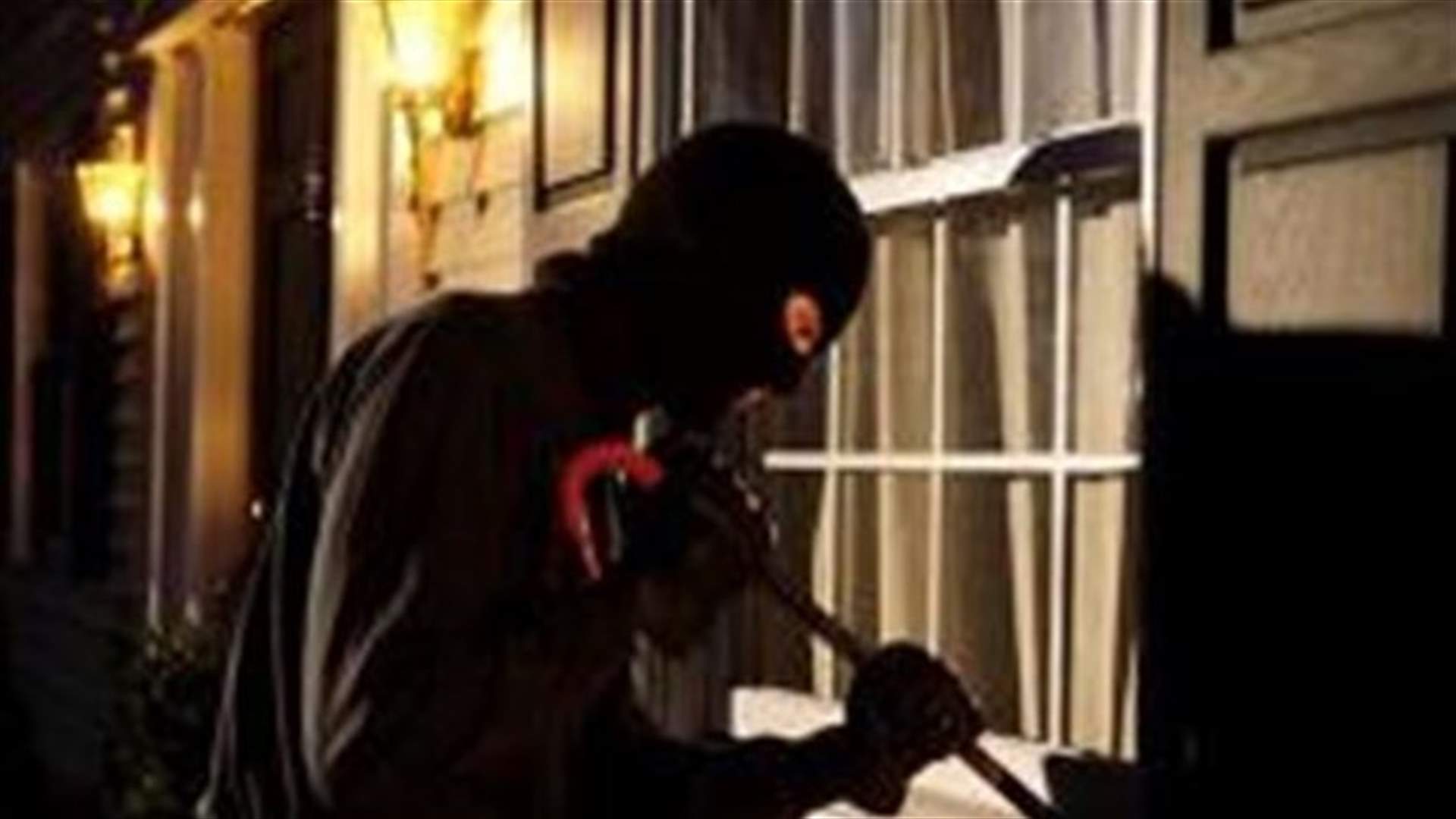 سرقة بقيمة 8 ملايين ليرة من محل فساتين أعراس في تعلبايا