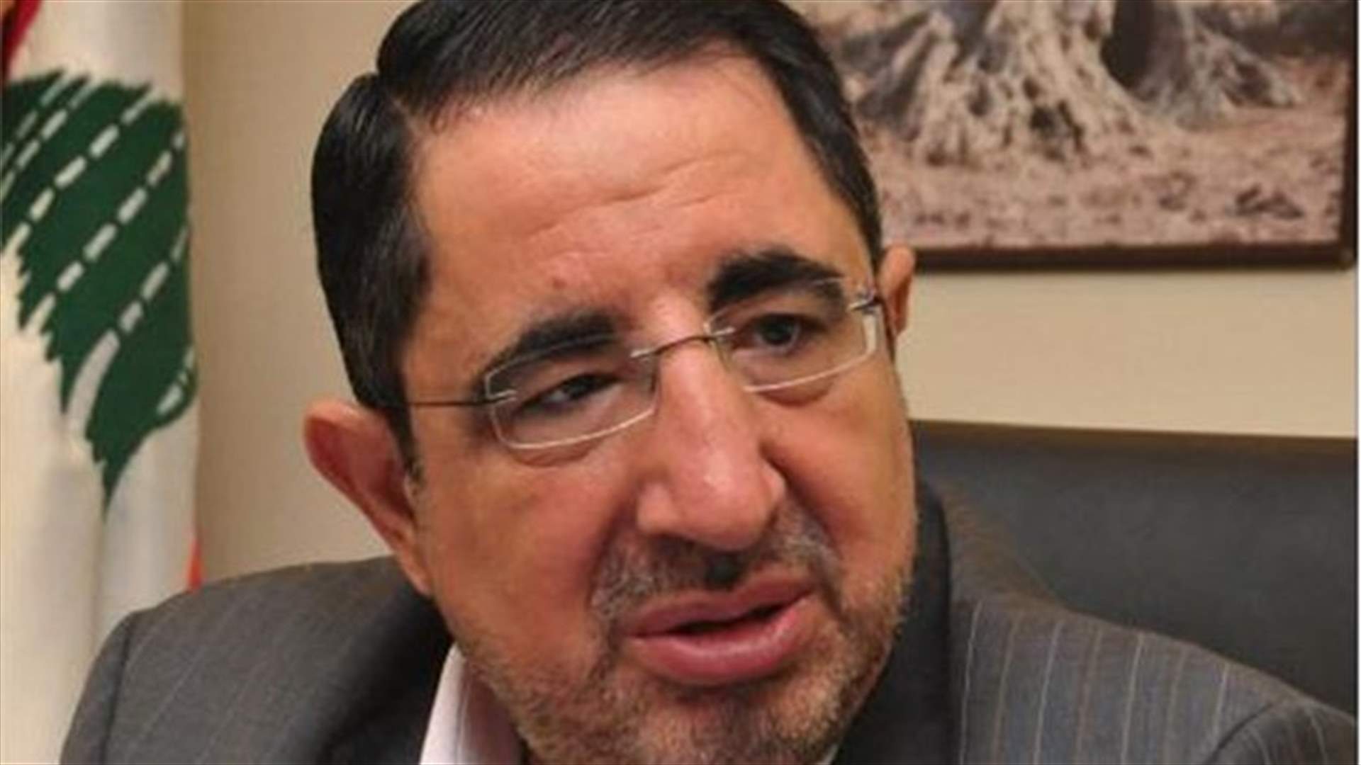 الحاج حسن يمتنع عن المشاركة بمعرض في دبي بعد حجب سمة الدخول عنه لايام