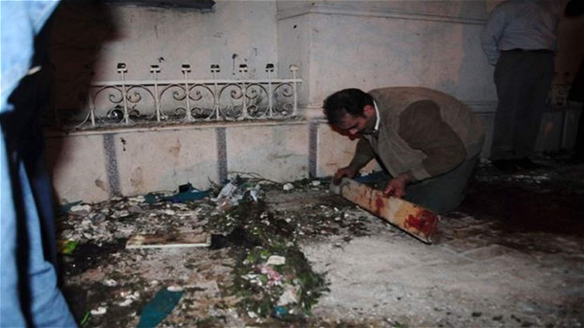 1 killed, 6 wounded in bomb blast in Egypt's Alexandria