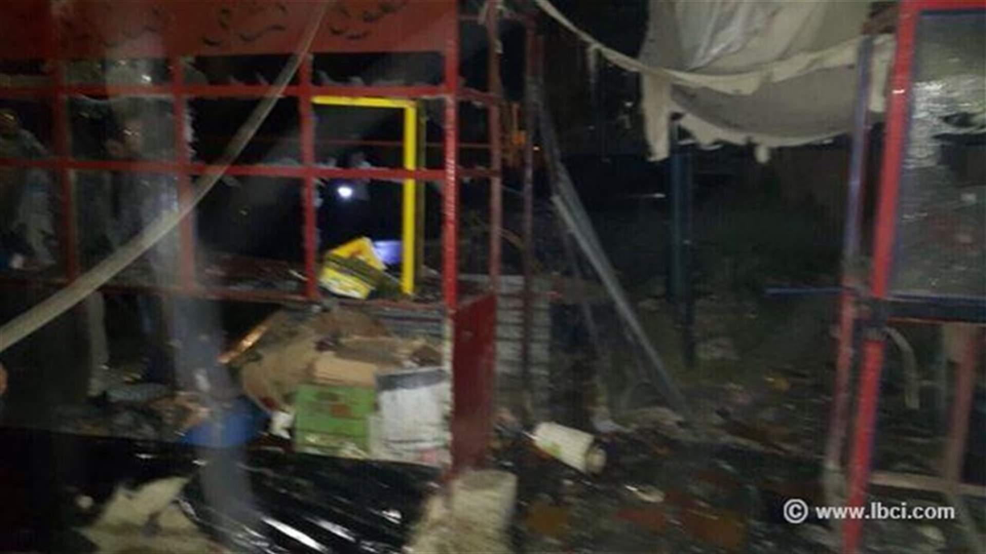القاء قنبلة بعد منتصف الليل في مخيم عين الحلوة