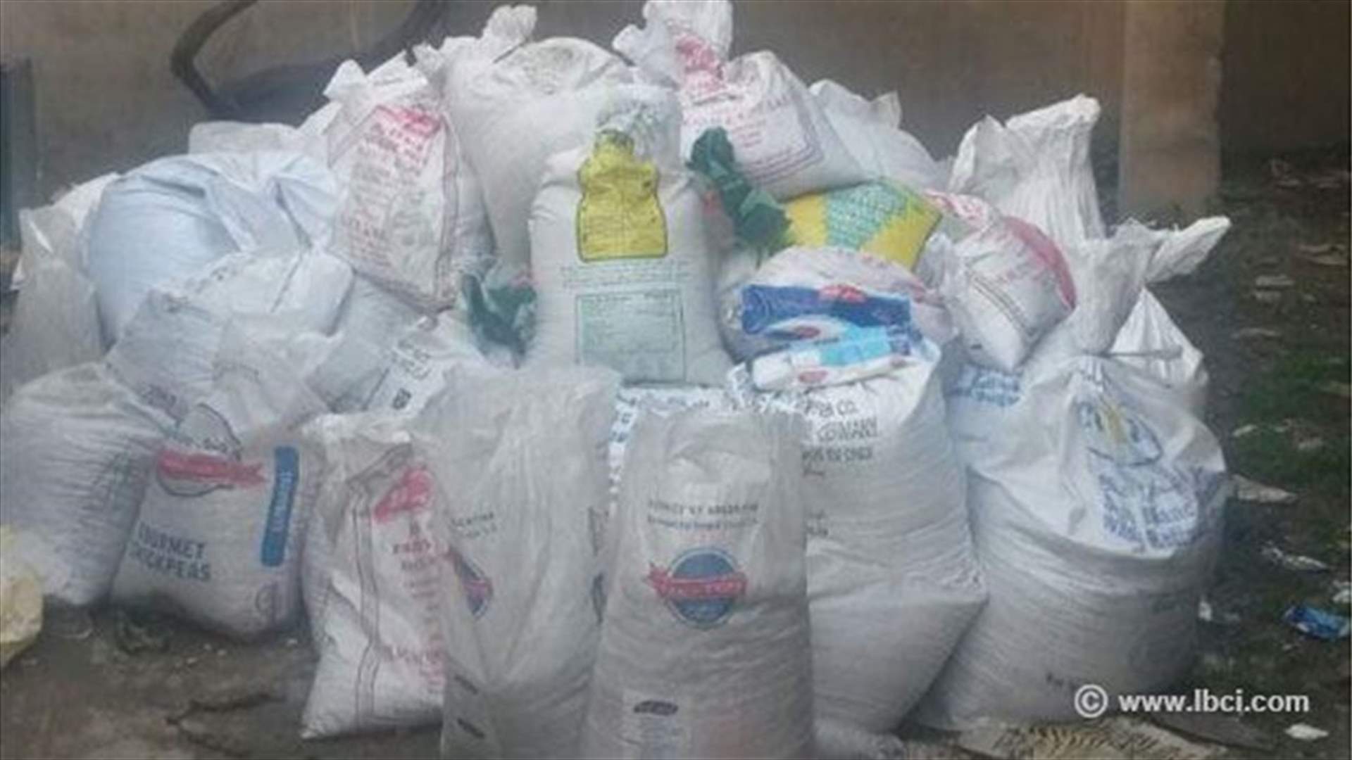 بالصور: تلف مواد غذائية فاسدة في الضاحية الجنوبية