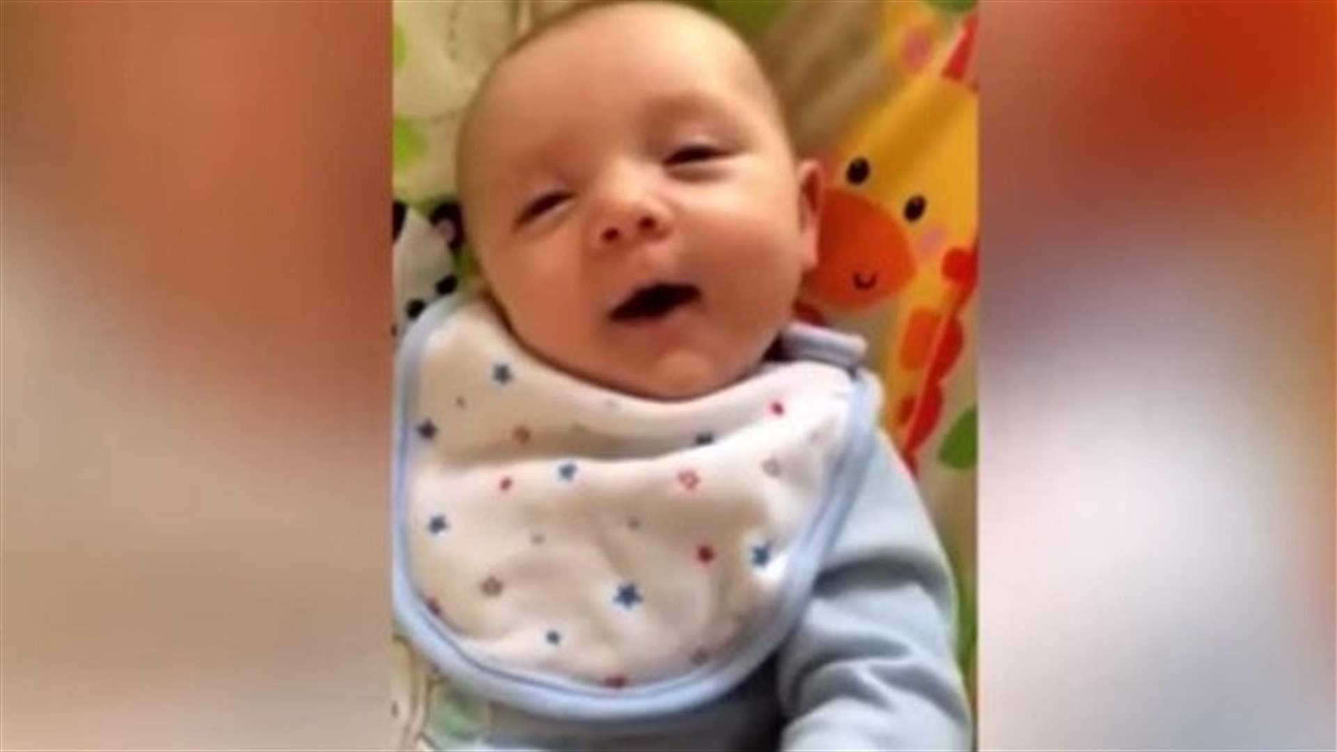طفل في الاسبوع السابع .. يتكلم