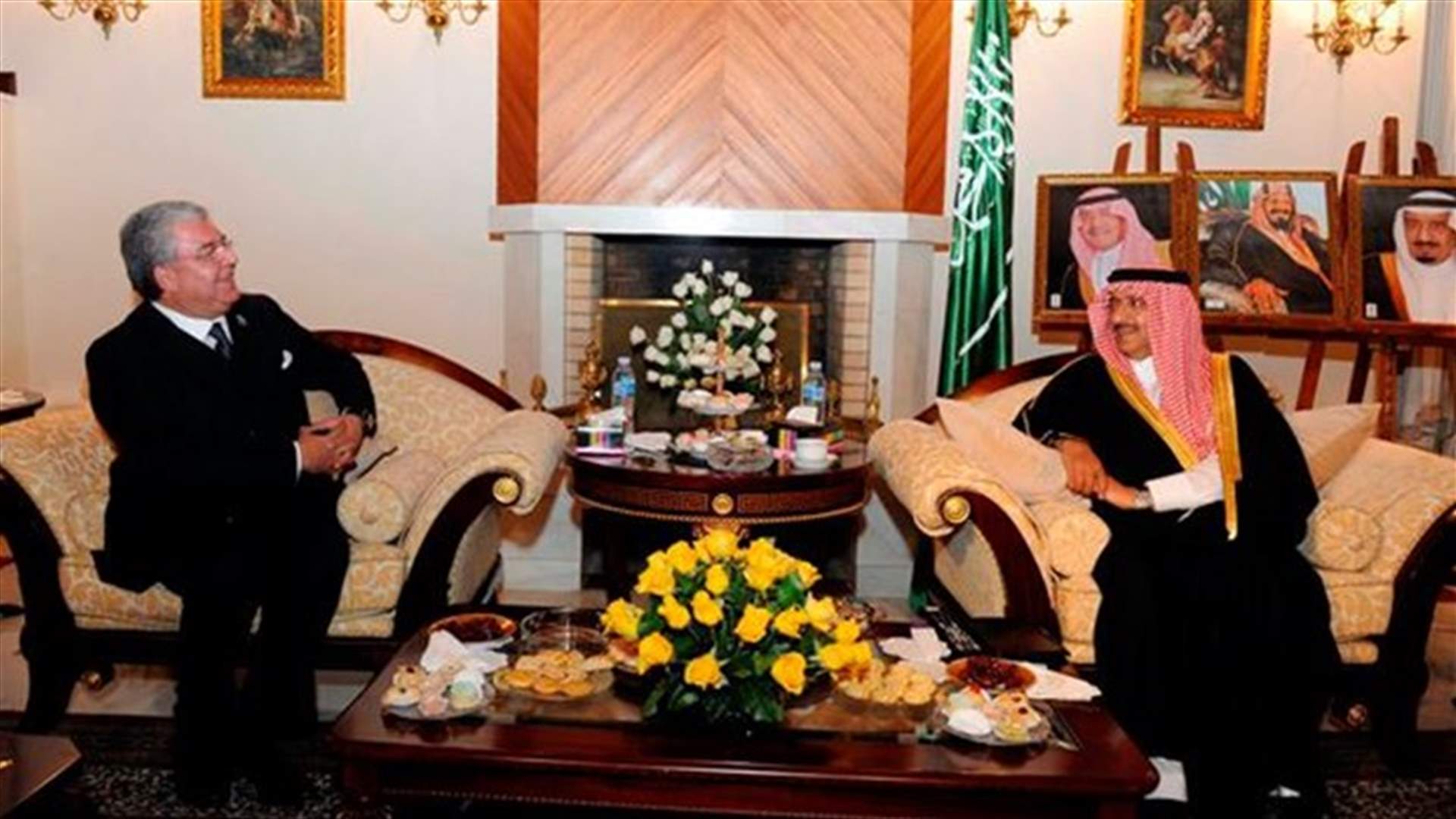 المشنوق التقى ولي ولي العهد السعودي في الجزائر 