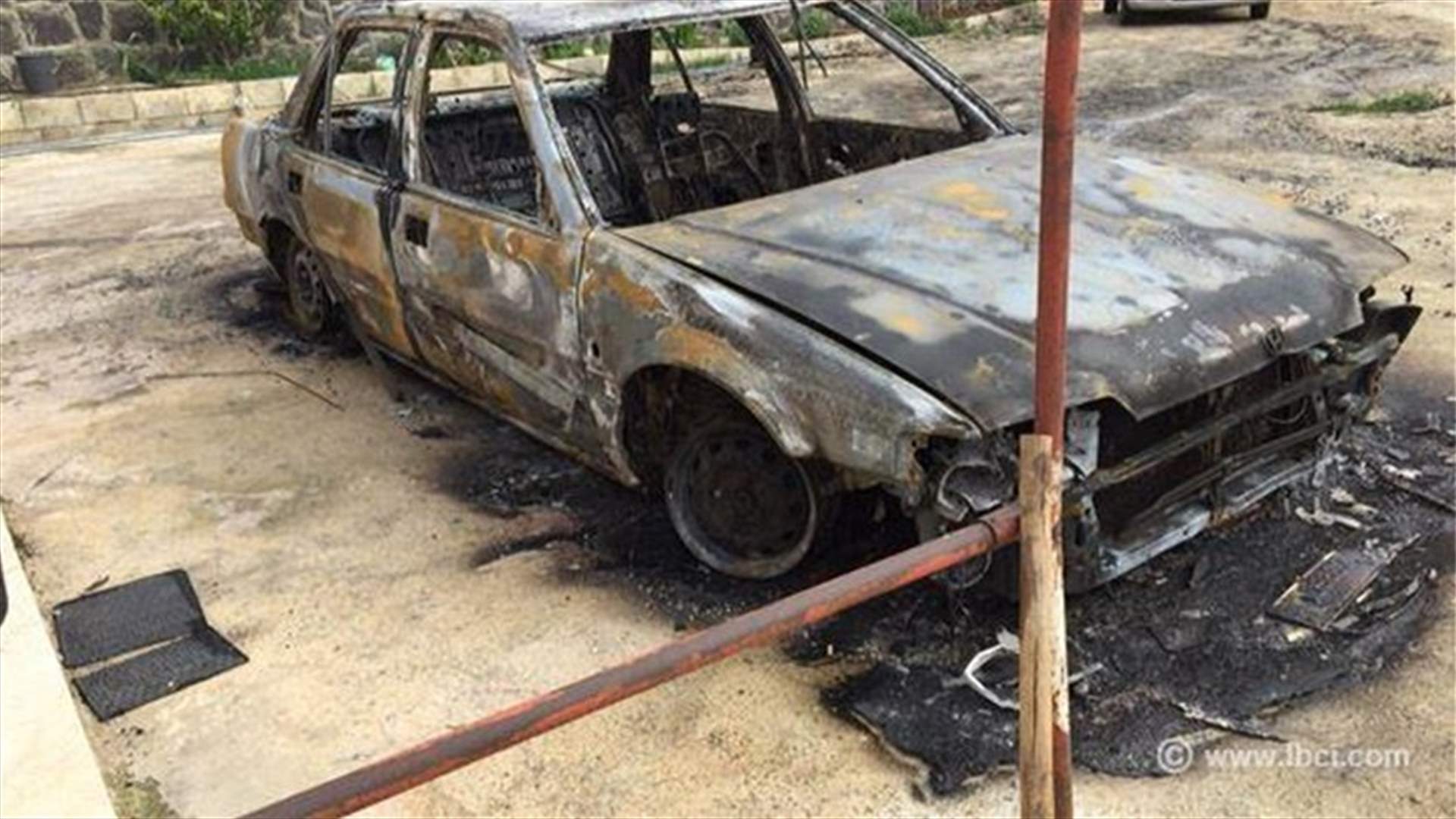 احراق سيارة جندي في مشحا 