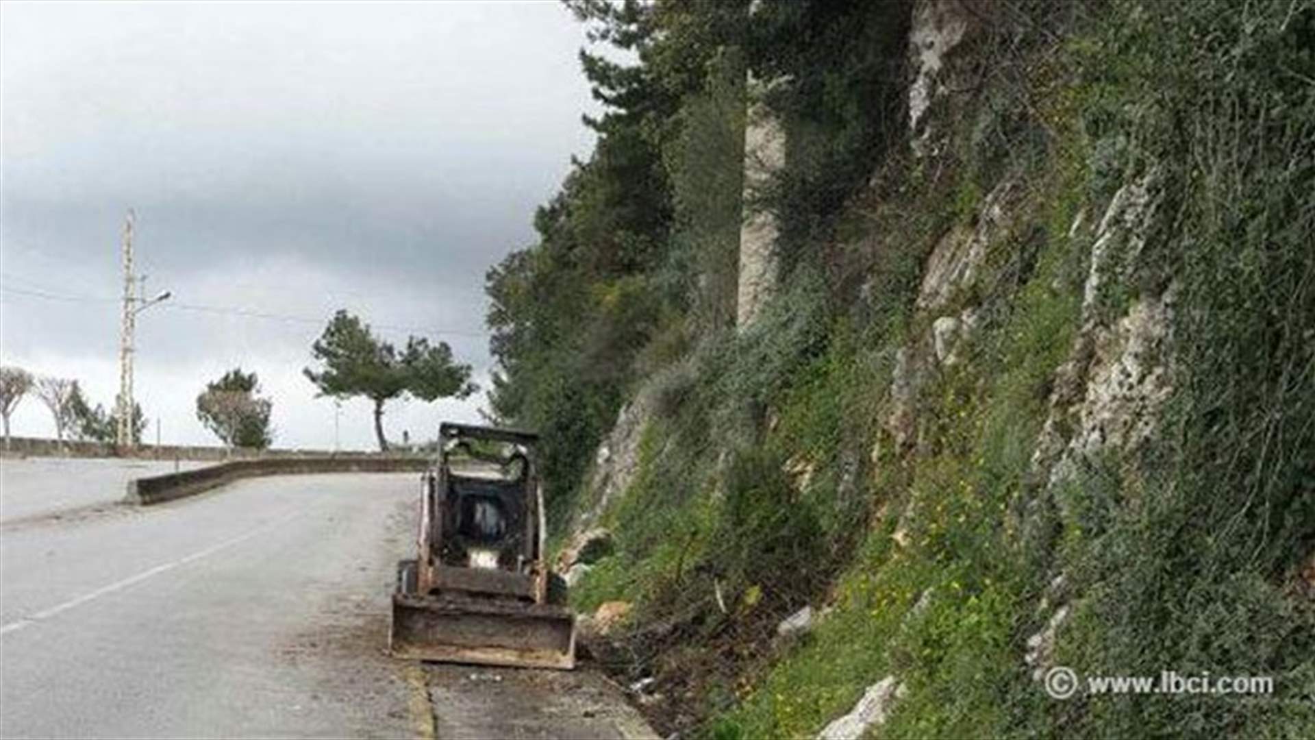 مجزرة بيئية على طريق حريصا