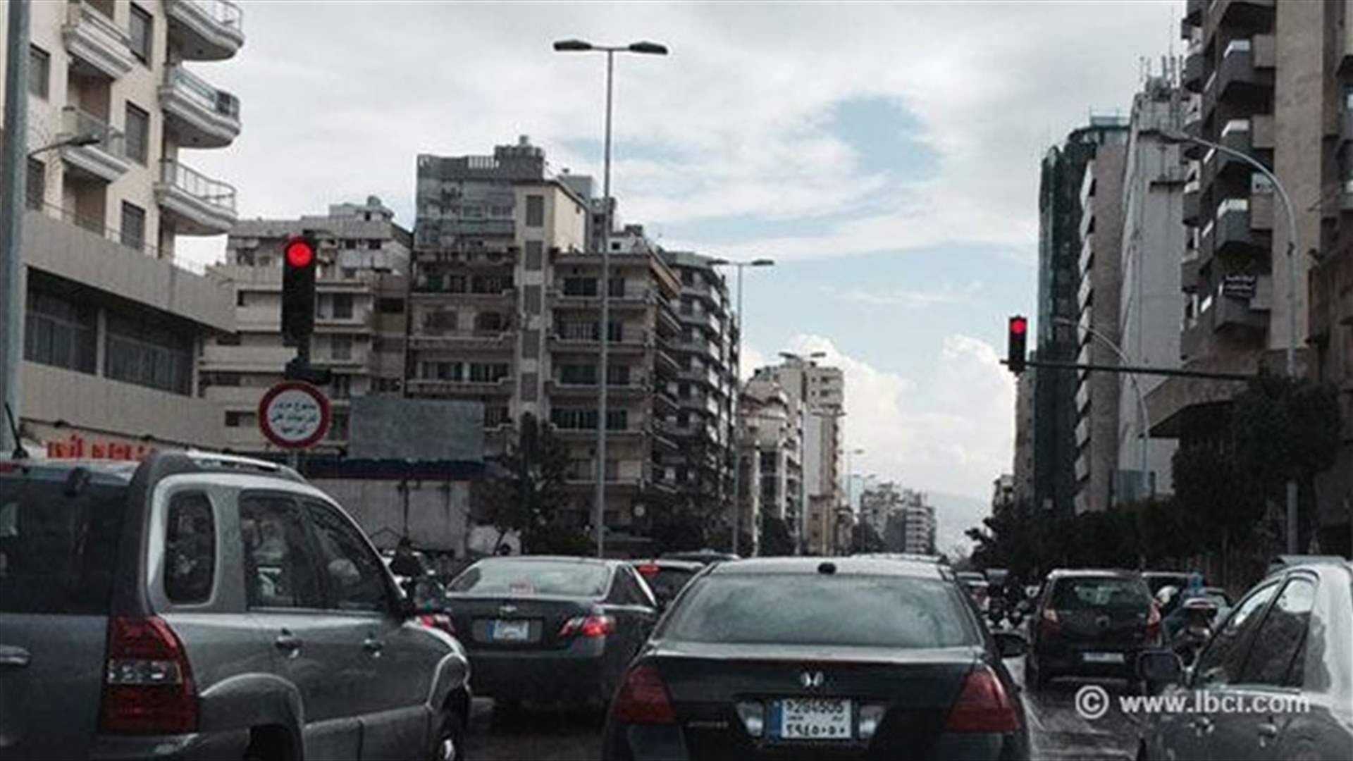 إشارة "بلا عازة"