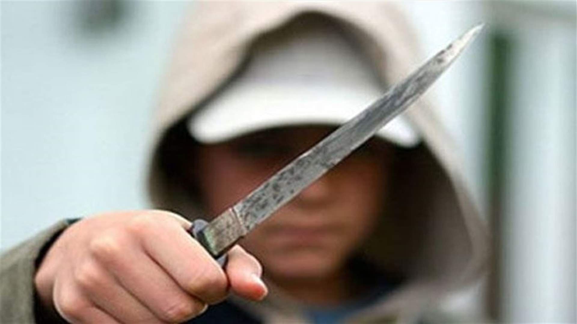 طالب يقتحم صف أستاذ في مهنية القبة ويتوعدّه بالسكاكين