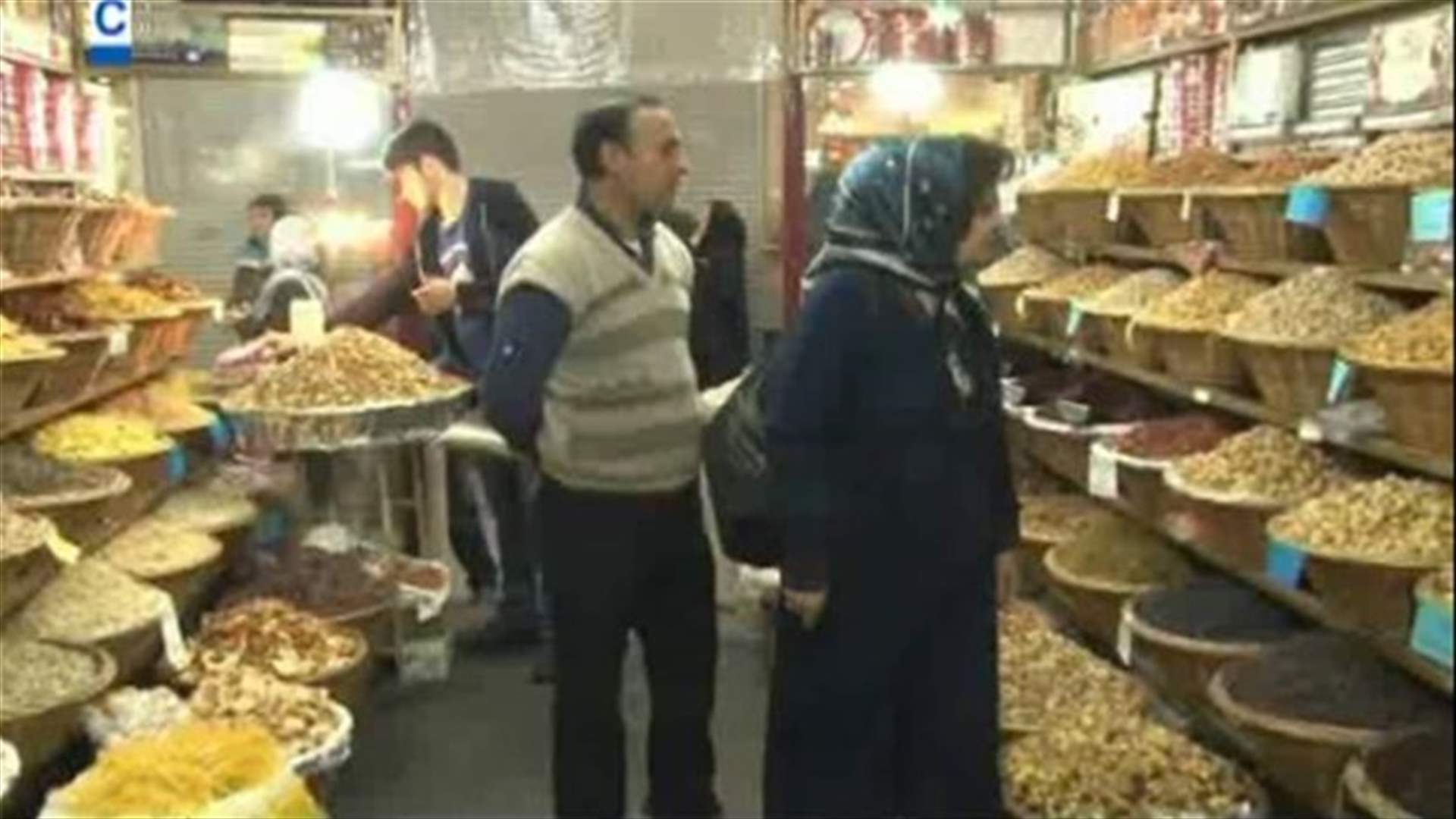 التحضيرات لعيد النوروز انطلقت..والايرانيون يشكون من ارتفاع الاسعار
