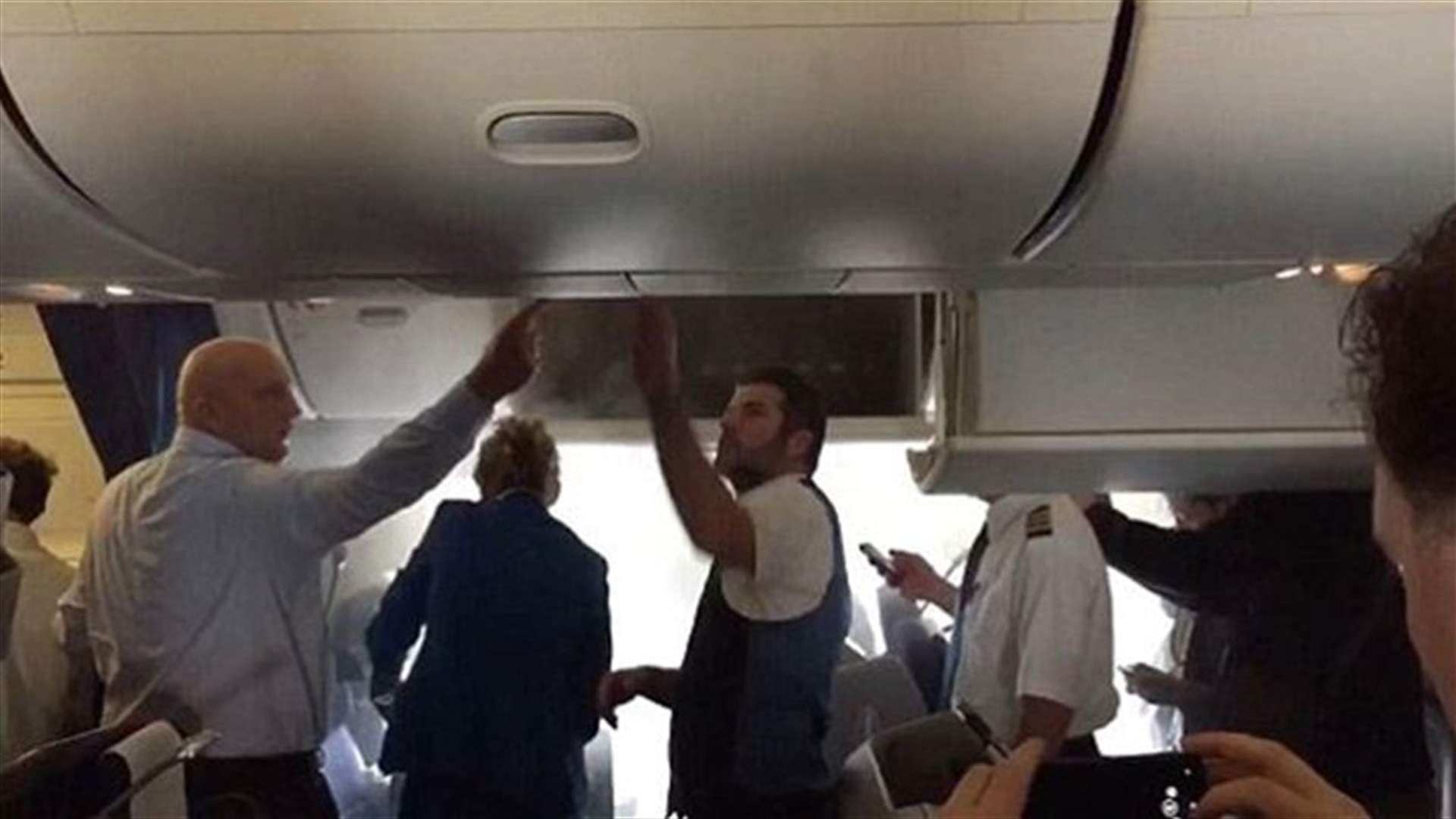[VIDEO] Fire On Board Aircraft Extinguished By Crew