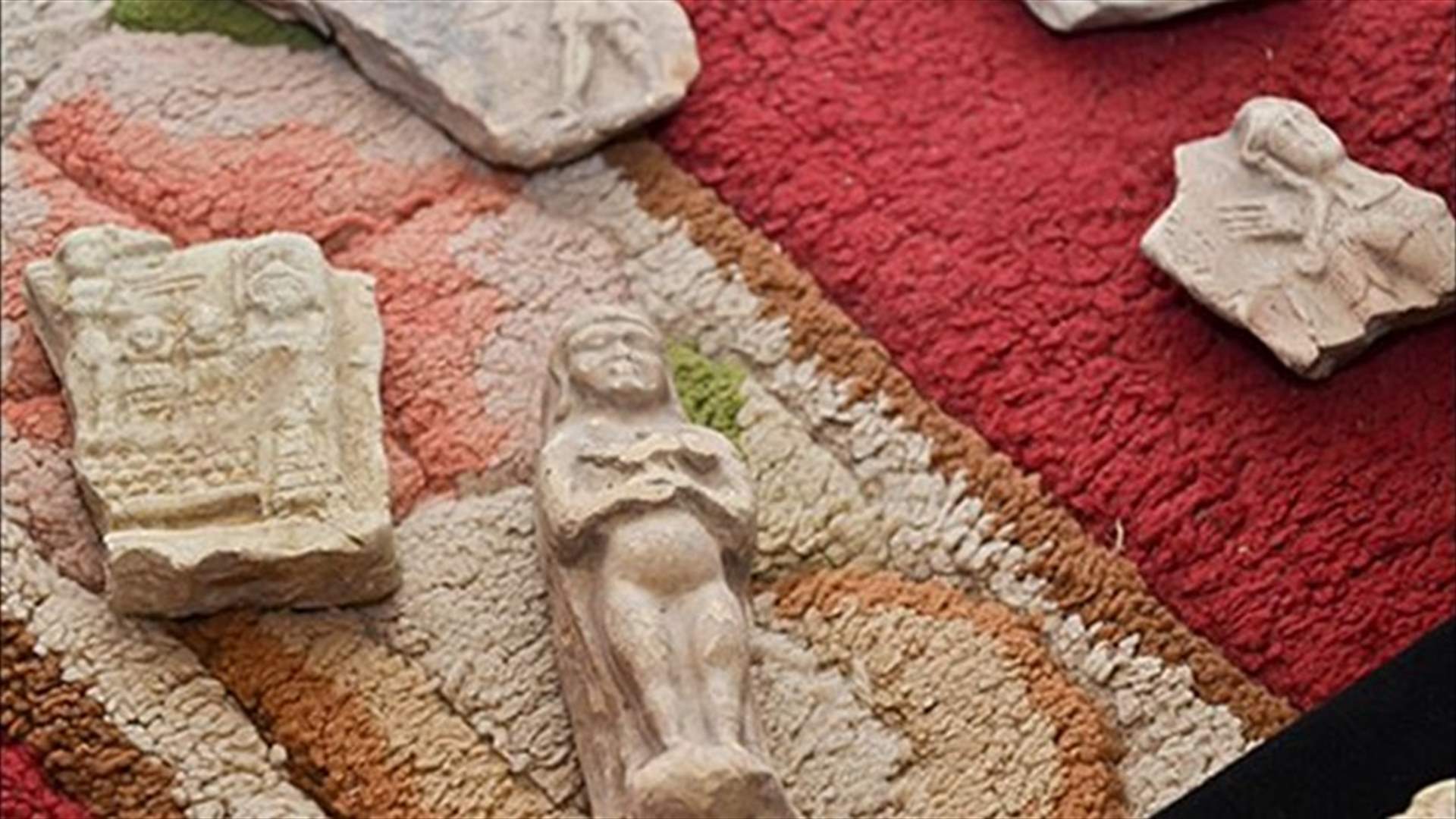 اميركا تعيد للعراق عشرات القطع الأثرية المهربة