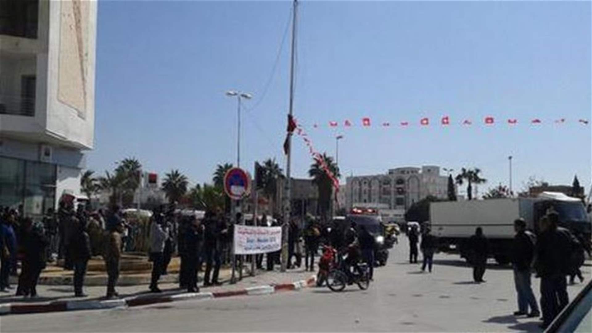 REPORT: Gunmen storm Tunisian museum, kill two Tunisians, 17 foreign tourists