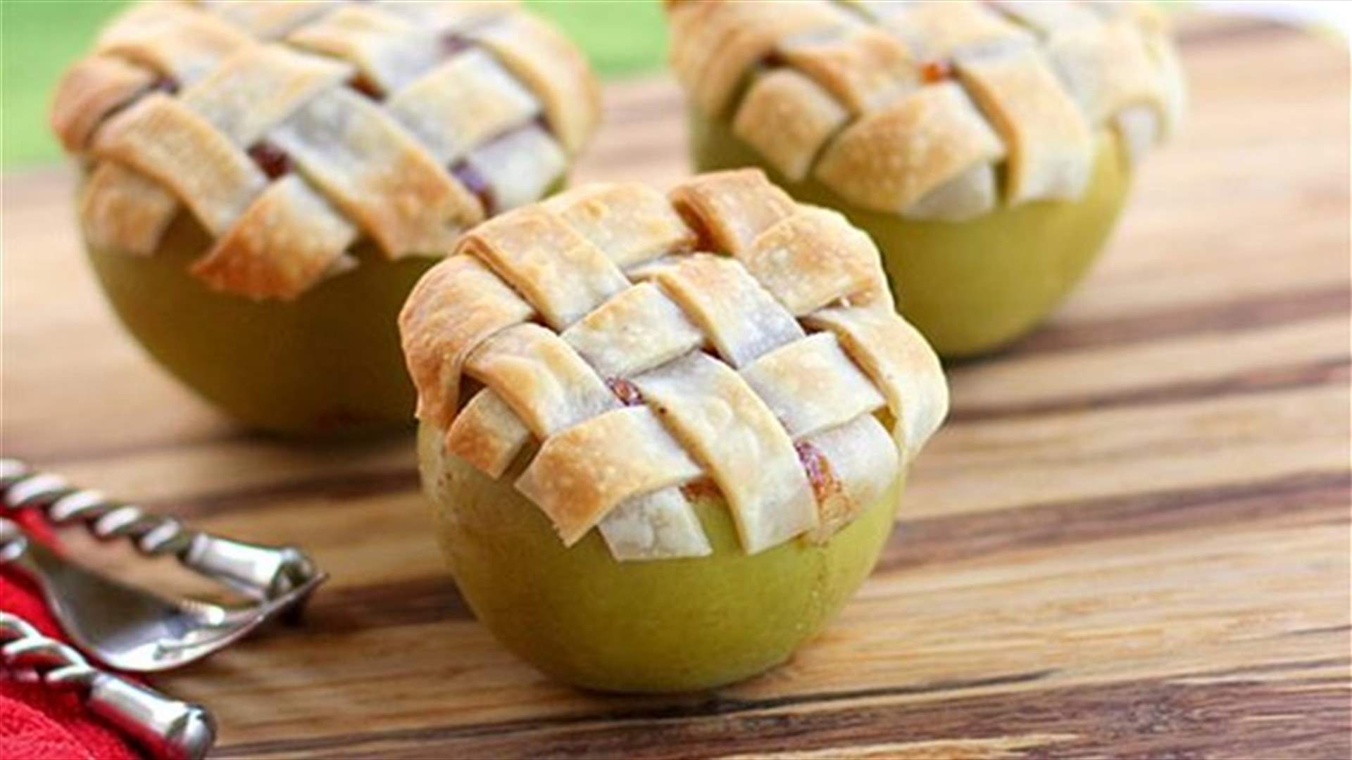 Mini Apple Pies Baked In Apples