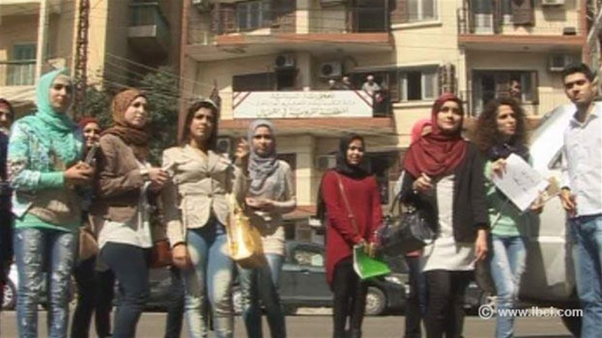خريجو المراقبة الصحية يعتصمون في طرابلس 