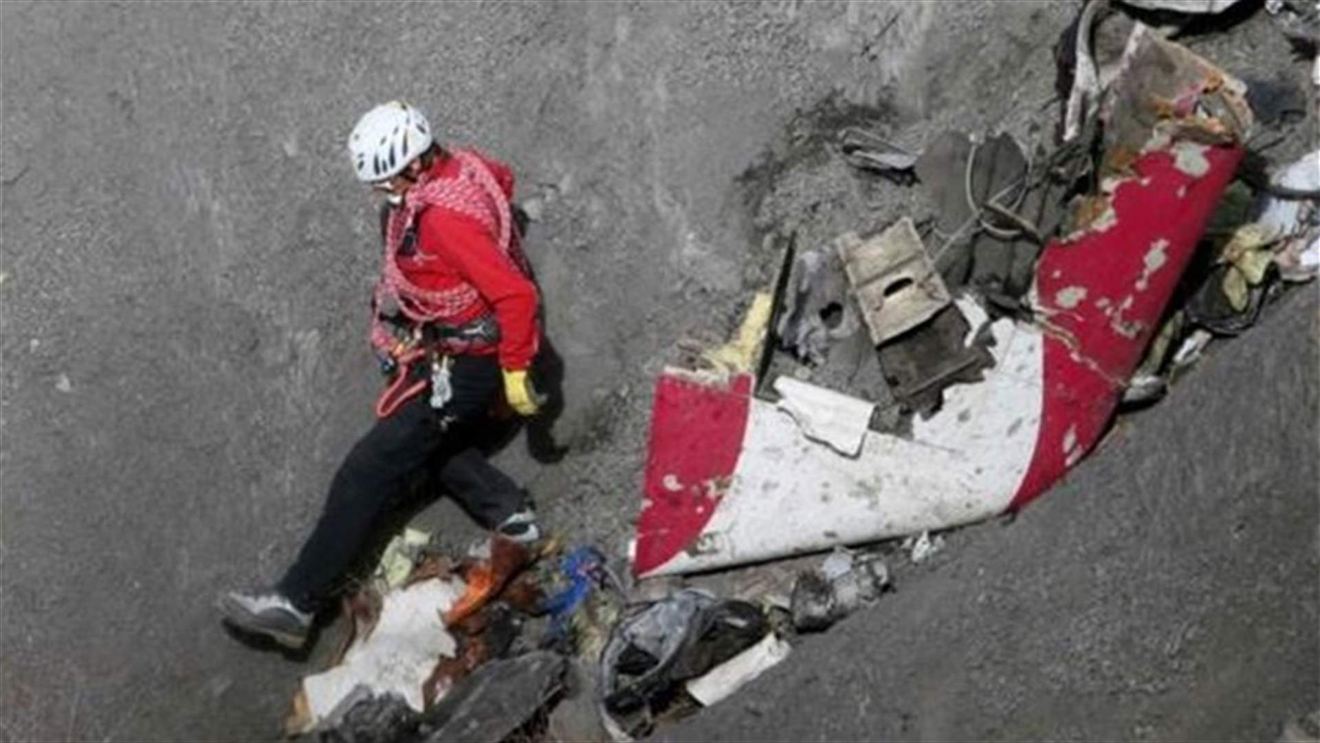 Australia imposes cockpit "rule of two" after Germanwings crash