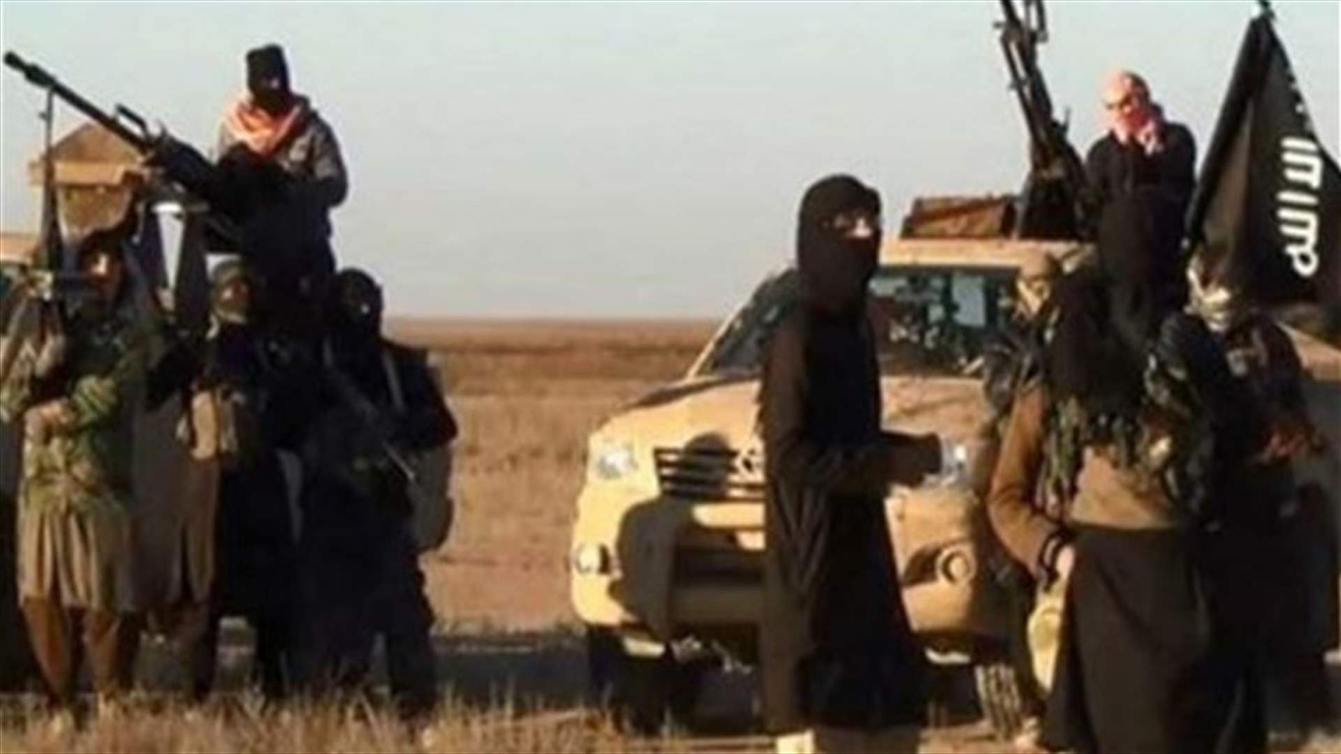داعش يعدم 30 مدنيا في قرية بوسط سوريا