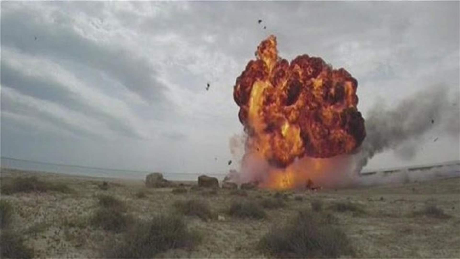 Yemeni Houthi fighters in tanks reach central Aden