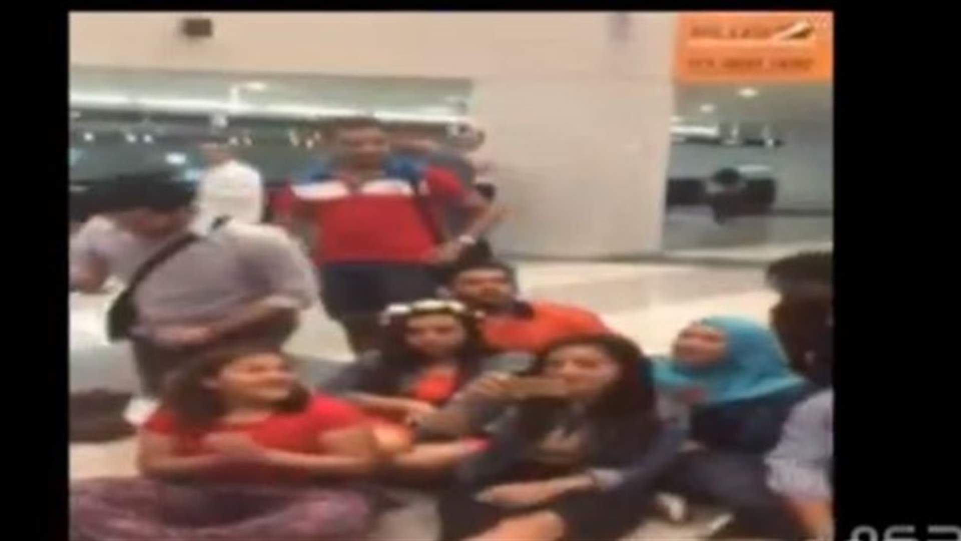 بالفيديو: اعتصام في مطار بيروت احتجاجًا على إلغاء إحدى الرحلات 