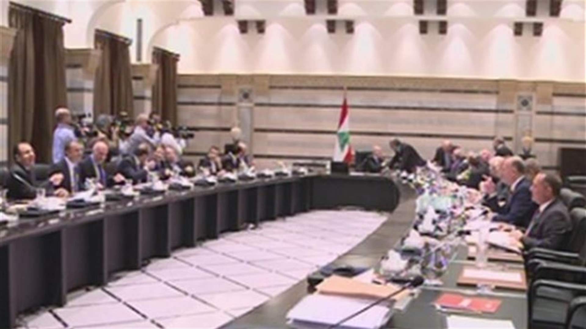 REPORT: Cabinet tasks Agriculture minister Shehayeb with following up on stranded Lebanese truckers case