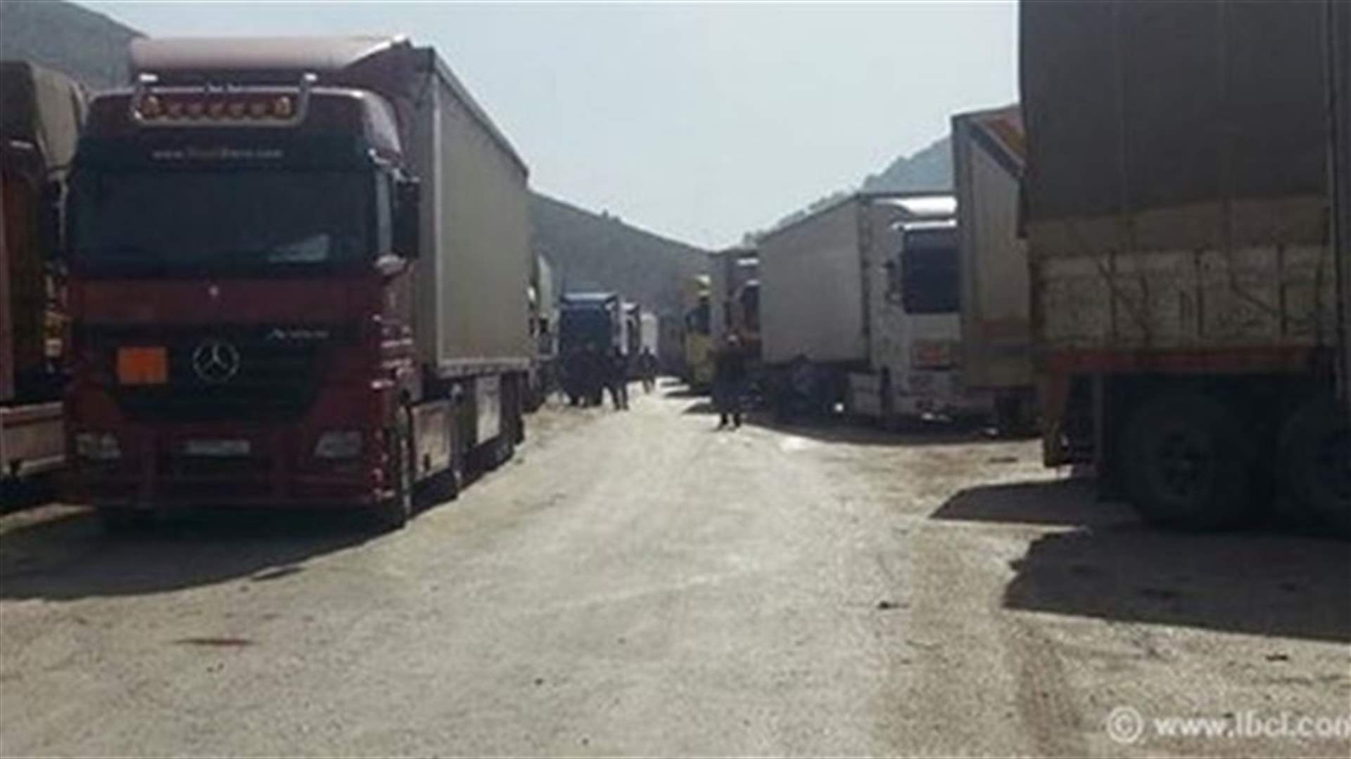 Truck drivers stranded at Nasib crossing released