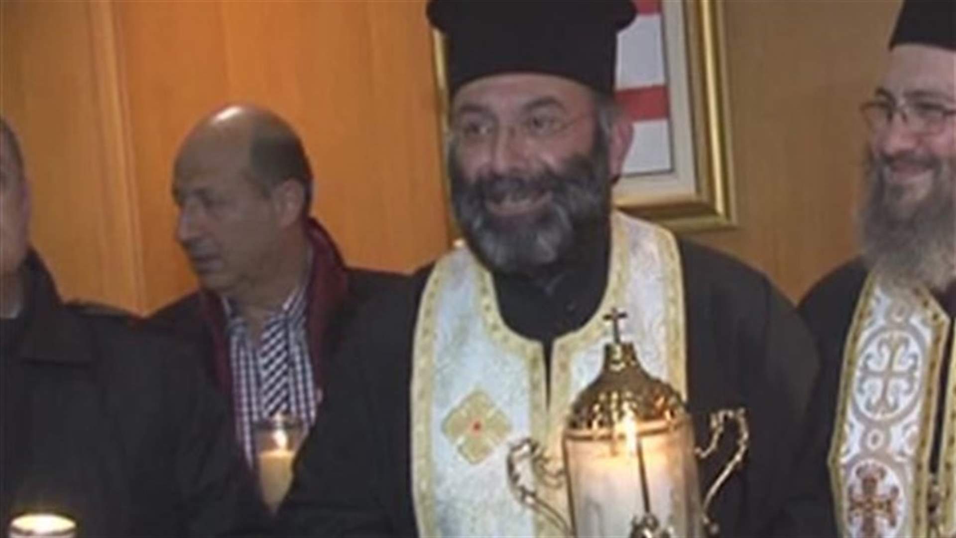 وصول شعلة النور المقدس من كنسية القيامة الى بيروت