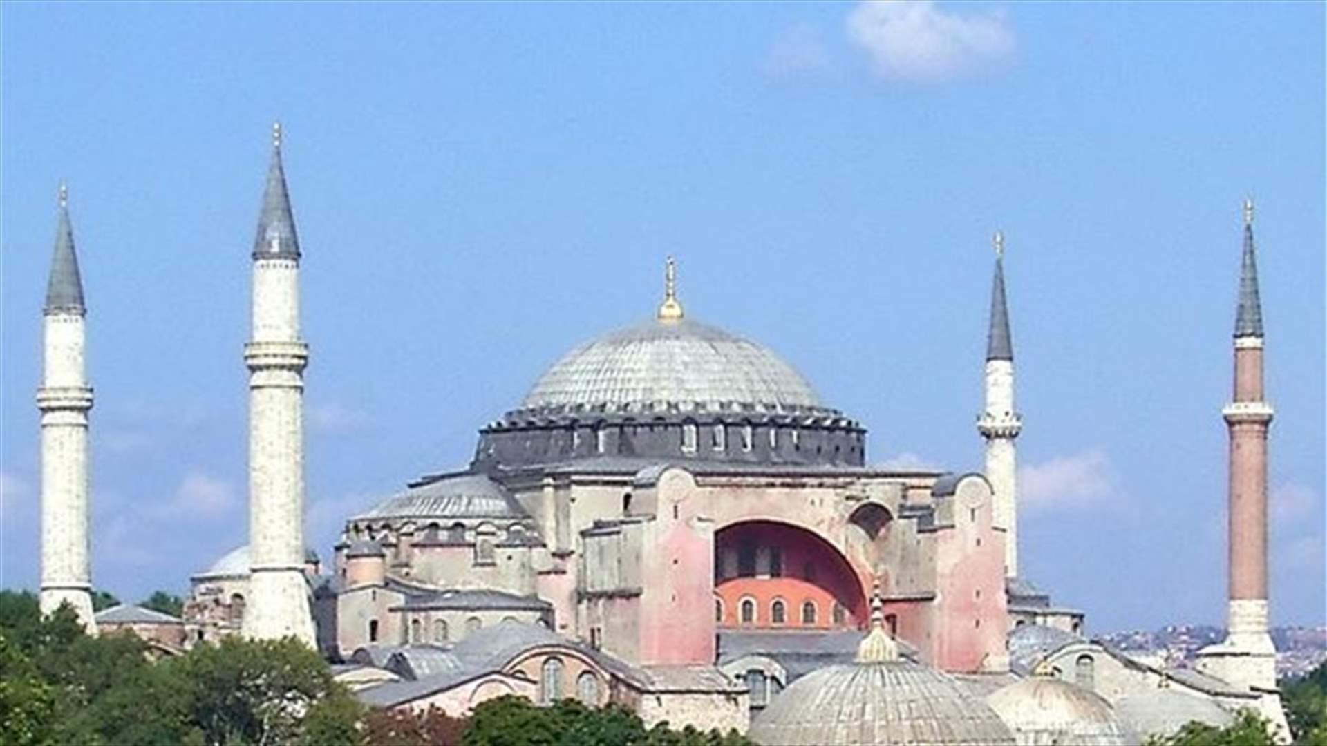 للمرة الاولى منذ 85 عاما ... آيات قرآنية داخل "آيا صوفيا" 