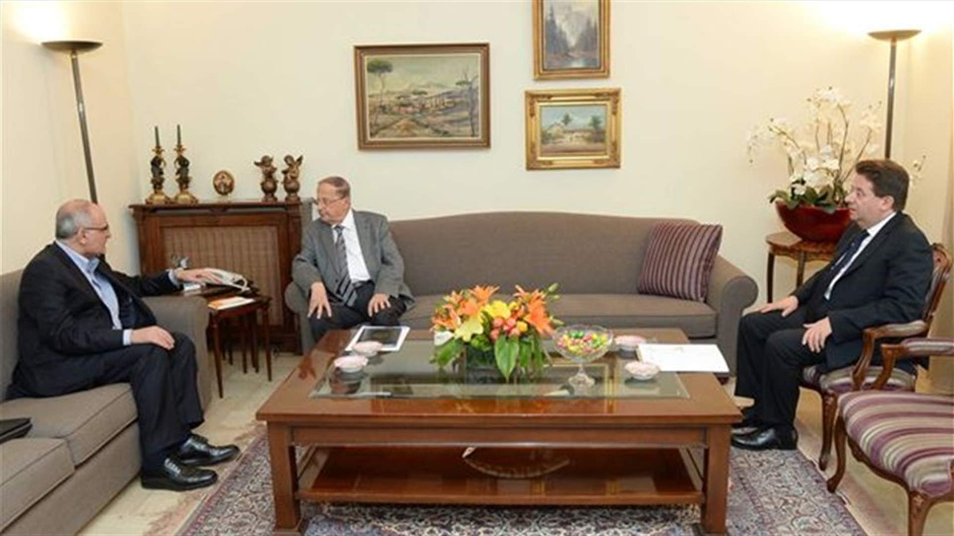 حسن خليل بعد لقائه عون: الموازنة باتت اولوية للجميع