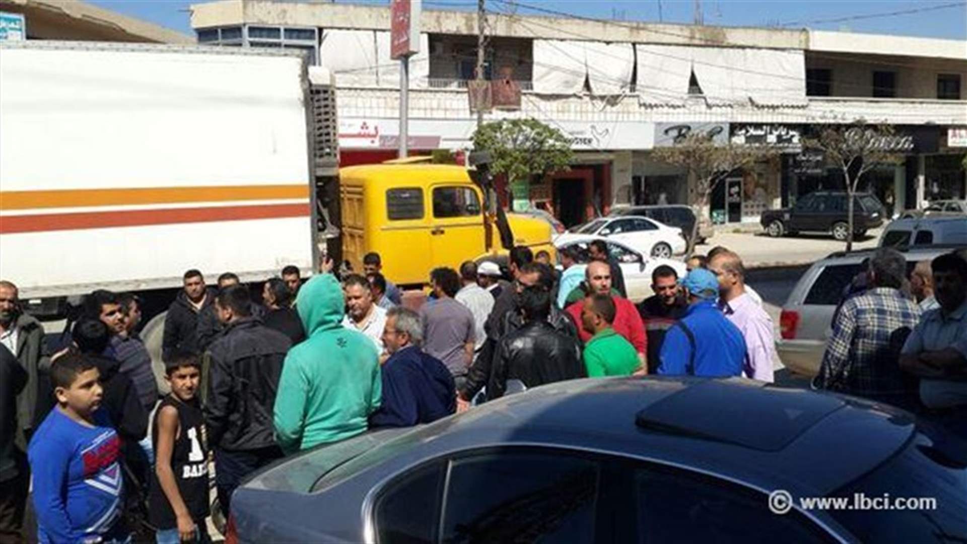 Lebanese truck drivers stage sit-in to protest against Syrian competition